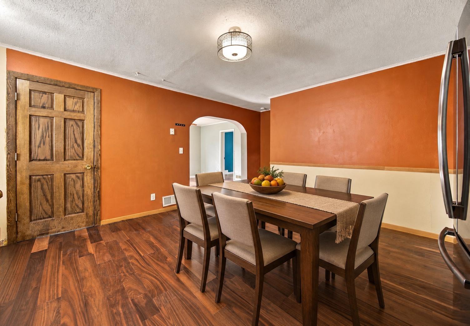 1890 single family home for sale at 1809 5th Avenue S in Fargo, ND — 7 bed, 2 bath (photo 14 of 51)