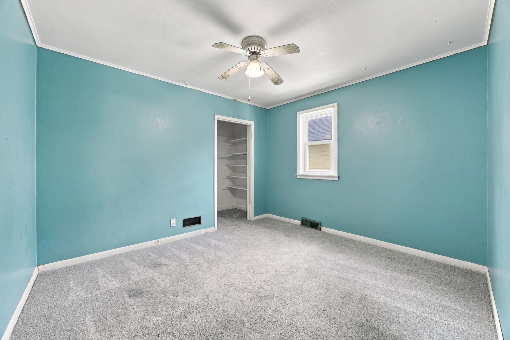 1890 single family home for sale at 1809 5th Avenue S in Fargo, ND — 7 bed, 2 bath (photo 23 of 51)