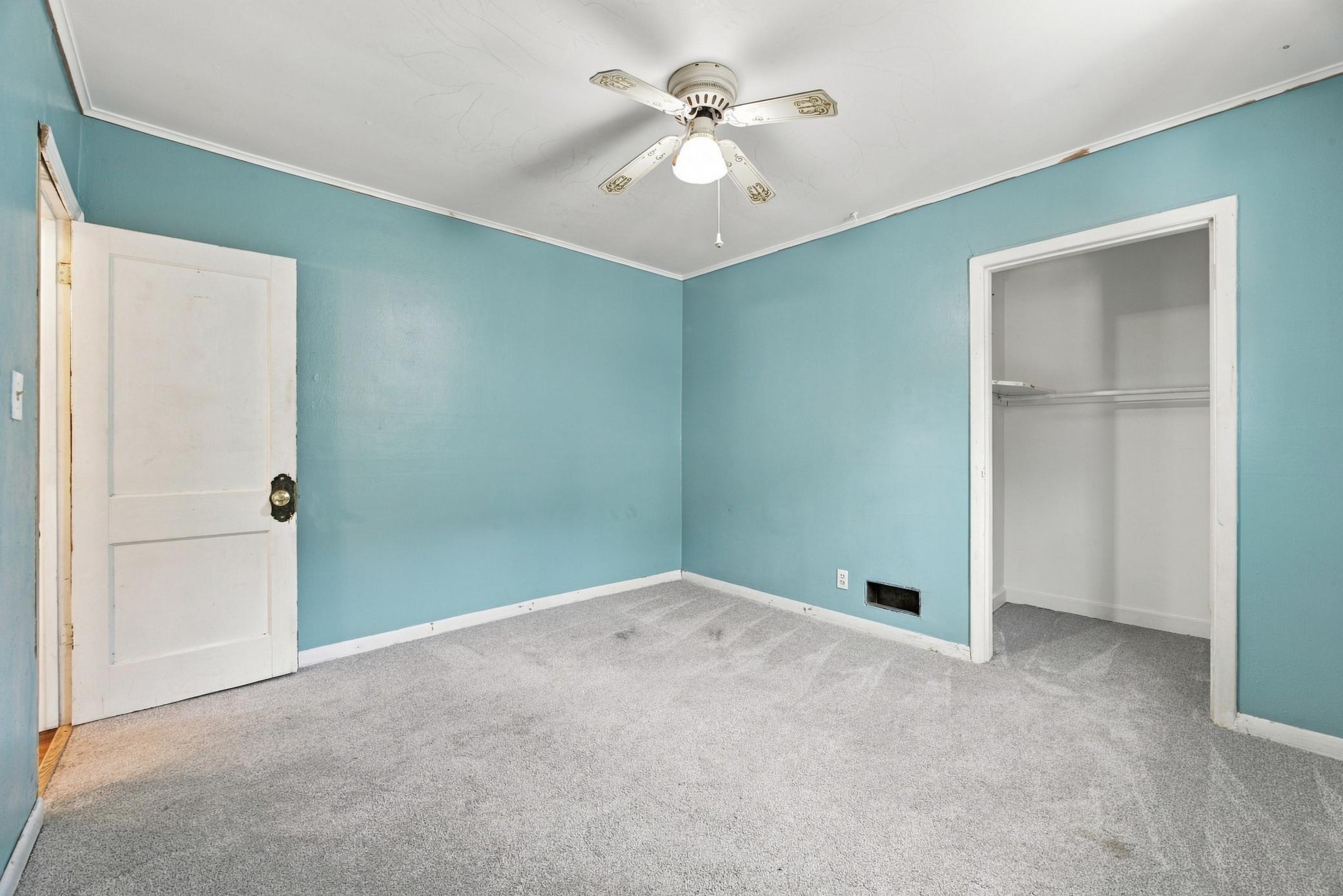 1890 single family home for sale at 1809 5th Avenue S in Fargo, ND — 7 bed, 2 bath (photo 24 of 51)