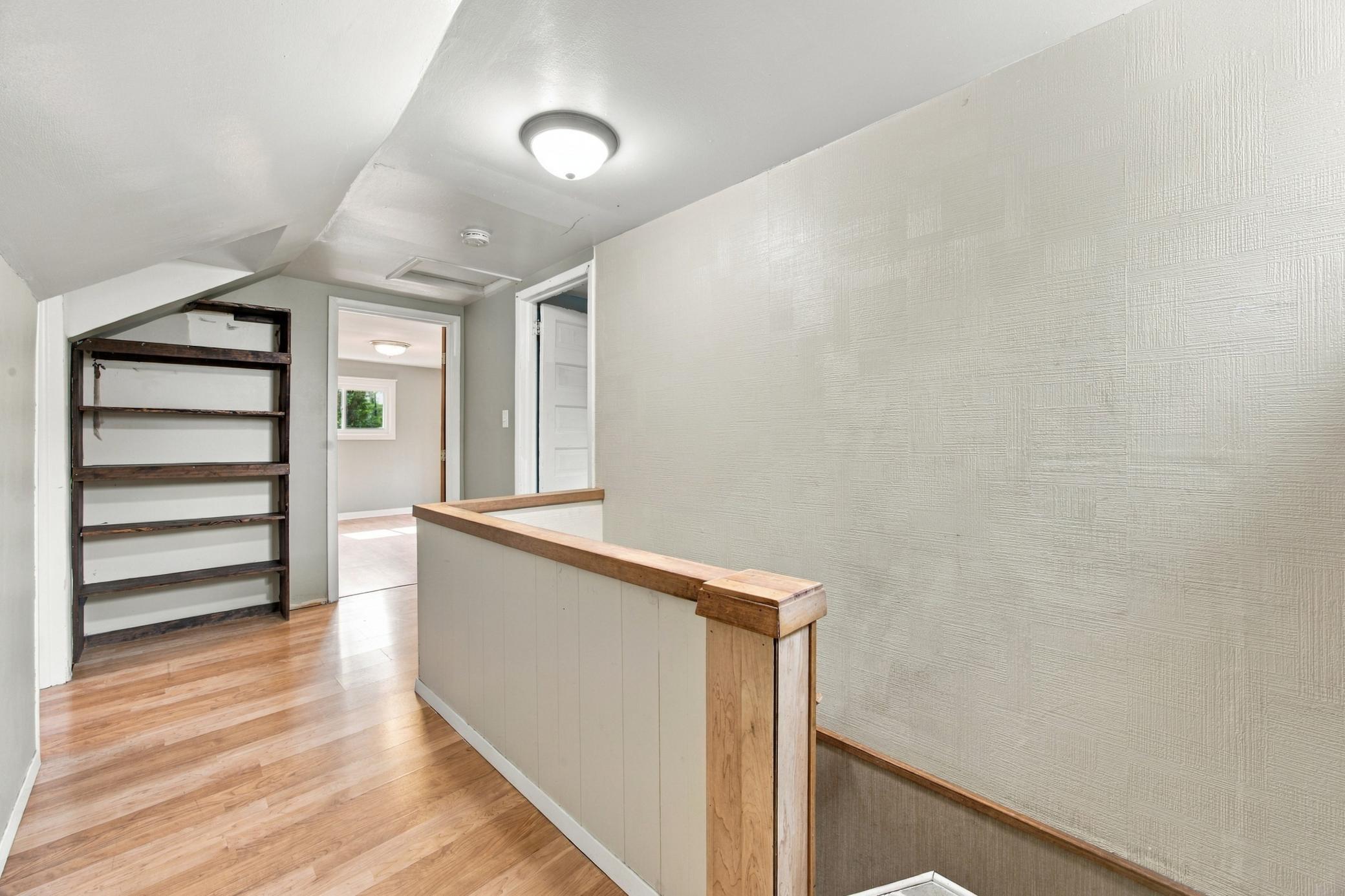 1890 single family home for sale at 1809 5th Avenue S in Fargo, ND — 7 bed, 2 bath (photo 27 of 51)