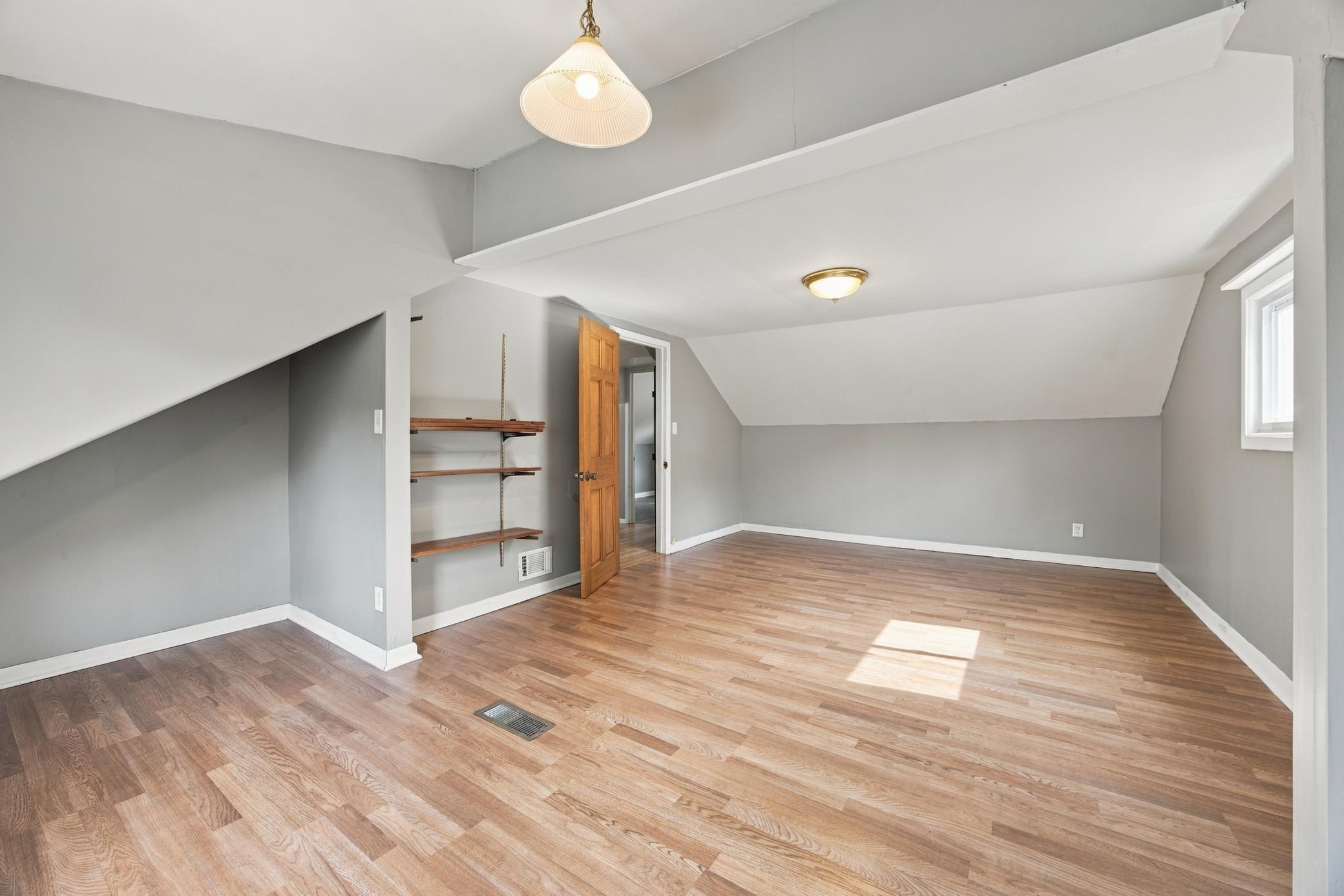 1890 single family home for sale at 1809 5th Avenue S in Fargo, ND — 7 bed, 2 bath (photo 33 of 51)