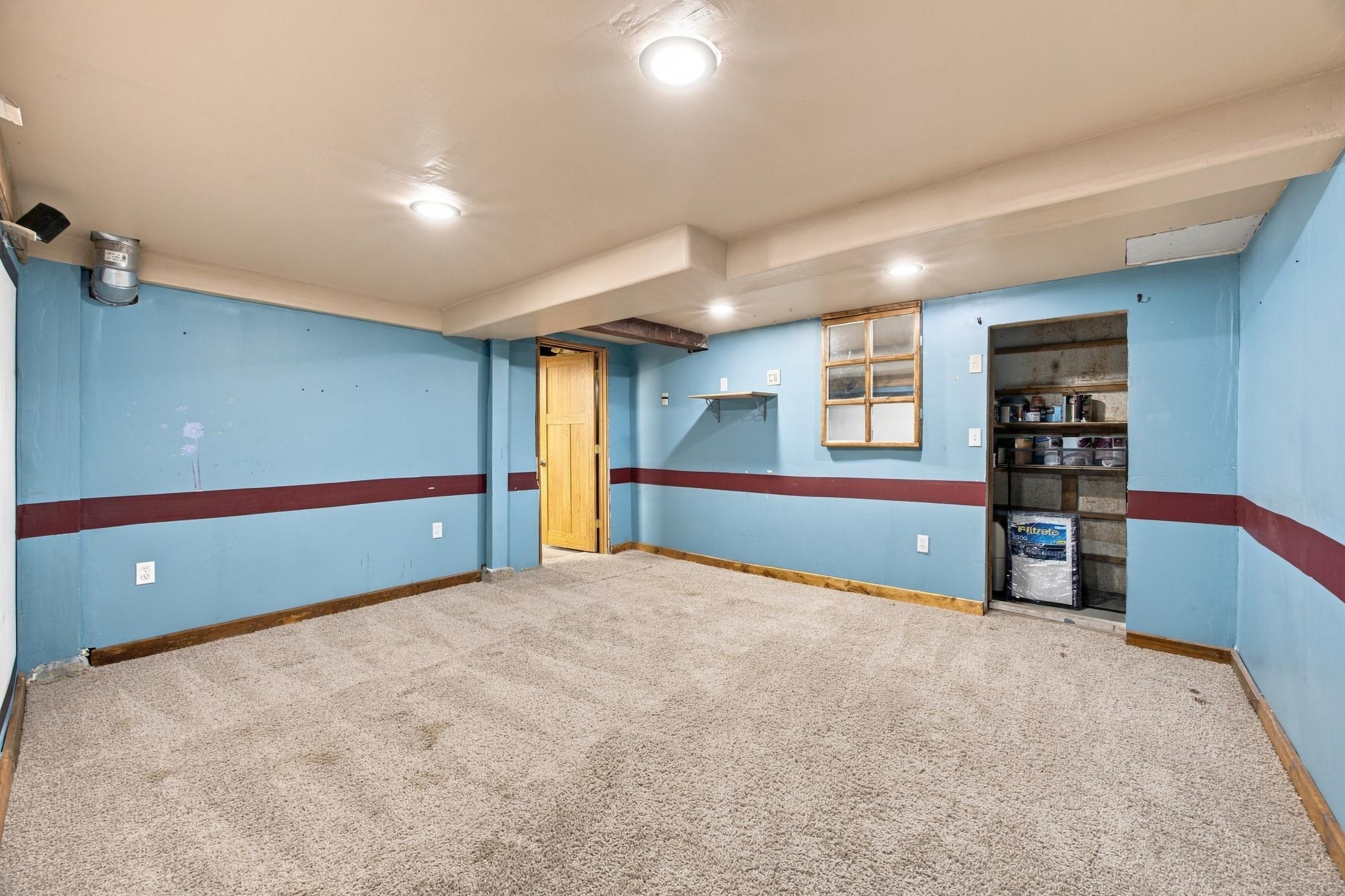 1890 single family home for sale at 1809 5th Avenue S in Fargo, ND — 7 bed, 2 bath (photo 34 of 51)