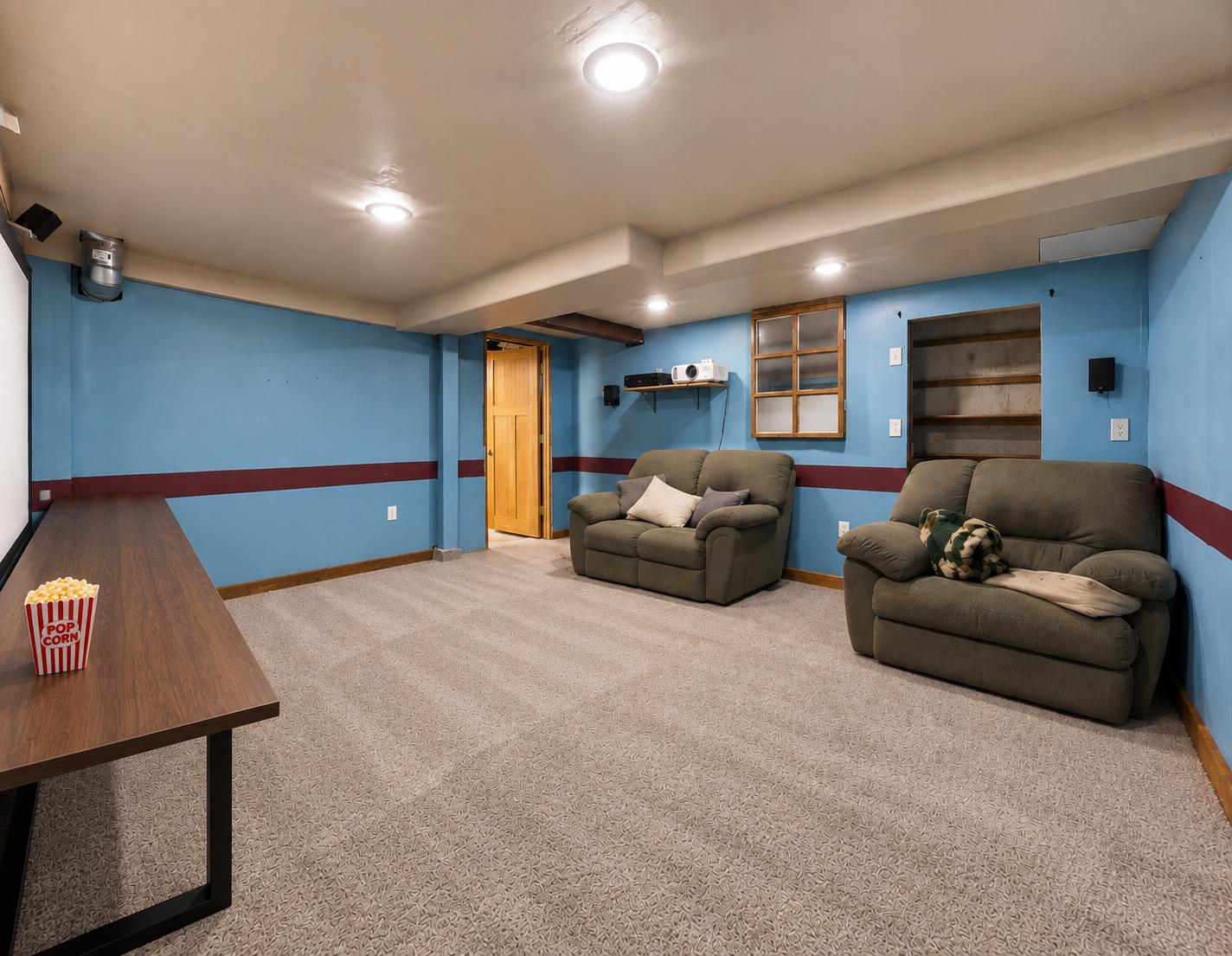 1890 single family home for sale at 1809 5th Avenue S in Fargo, ND — 7 bed, 2 bath (photo 35 of 51)