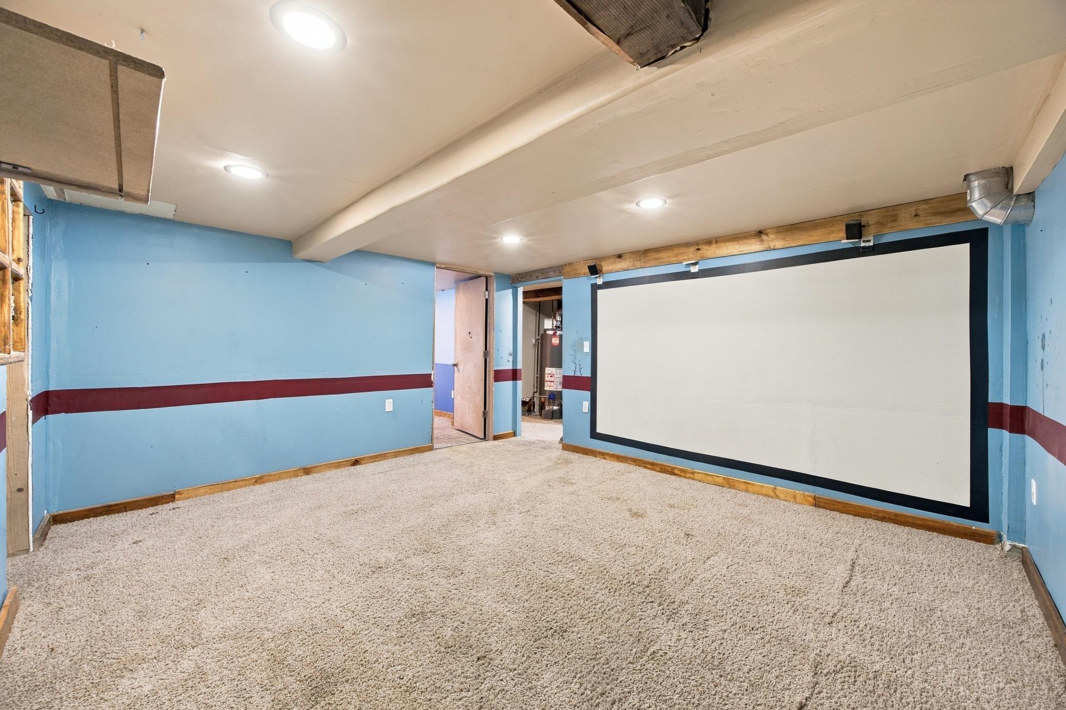 1890 single family home for sale at 1809 5th Avenue S in Fargo, ND — 7 bed, 2 bath (photo 36 of 51)