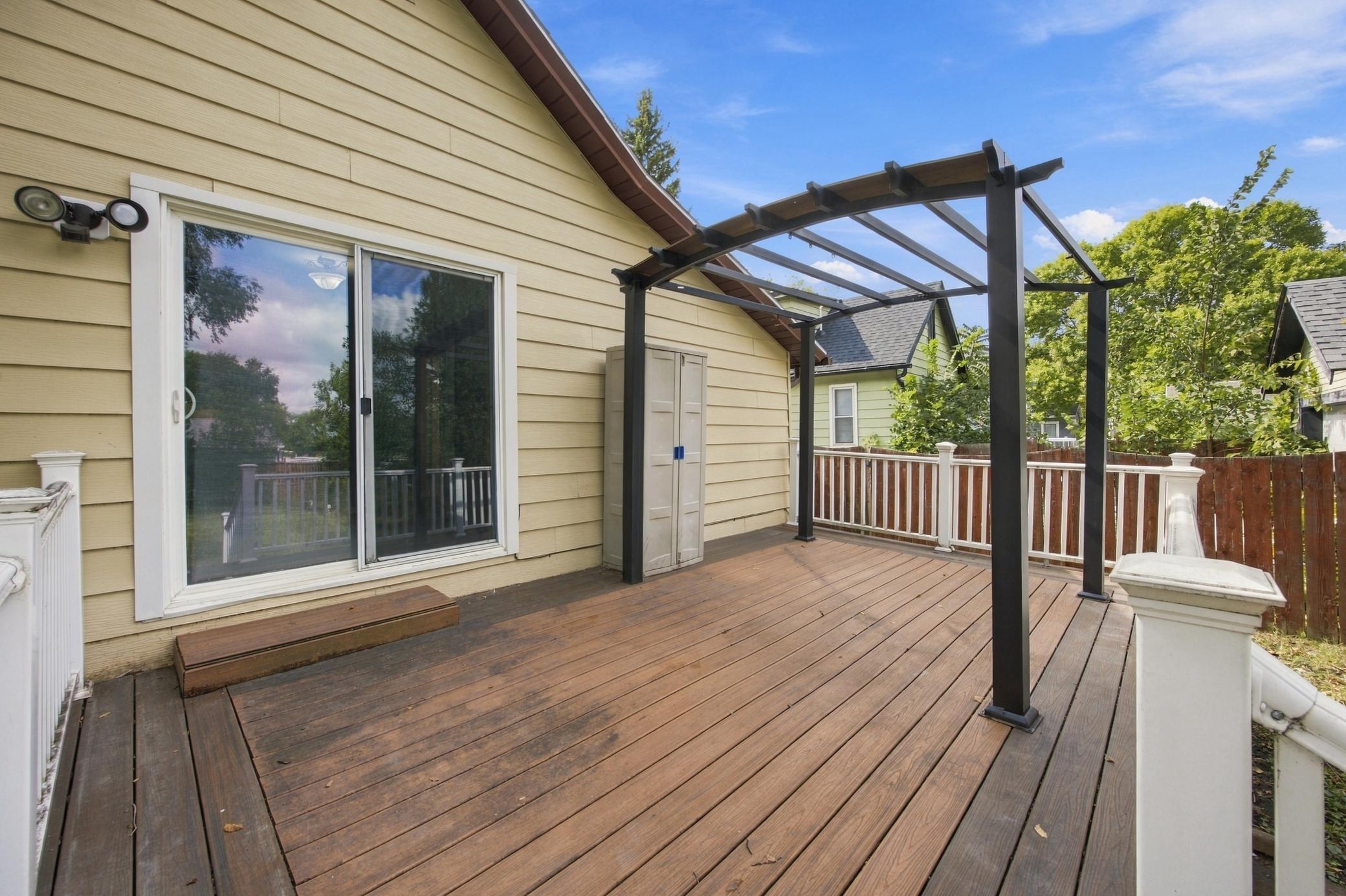 1890 single family home for sale at 1809 5th Avenue S in Fargo, ND — 7 bed, 2 bath (photo 42 of 51)