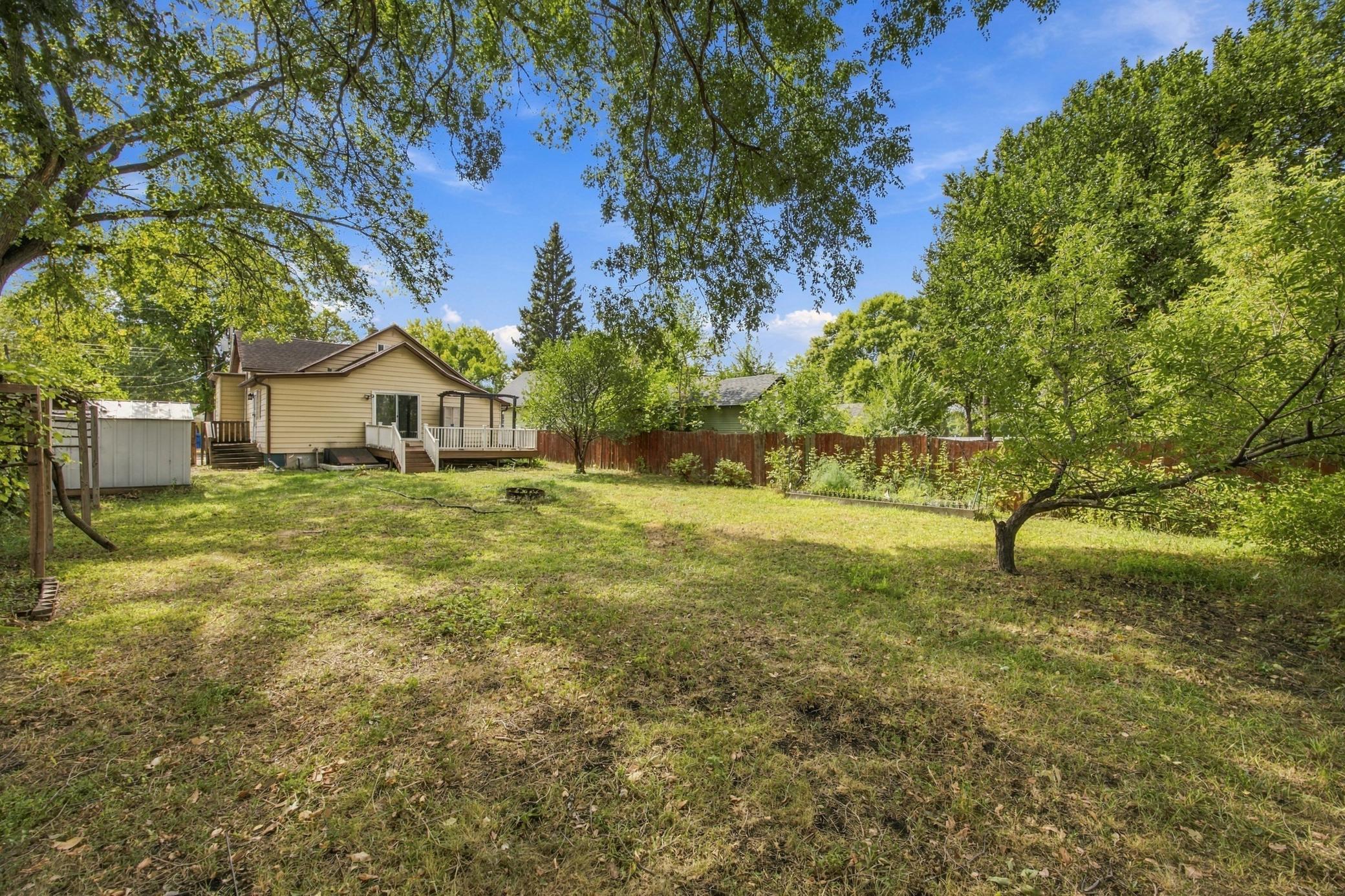 1890 single family home for sale at 1809 5th Avenue S in Fargo, ND — 7 bed, 2 bath (photo 44 of 51)