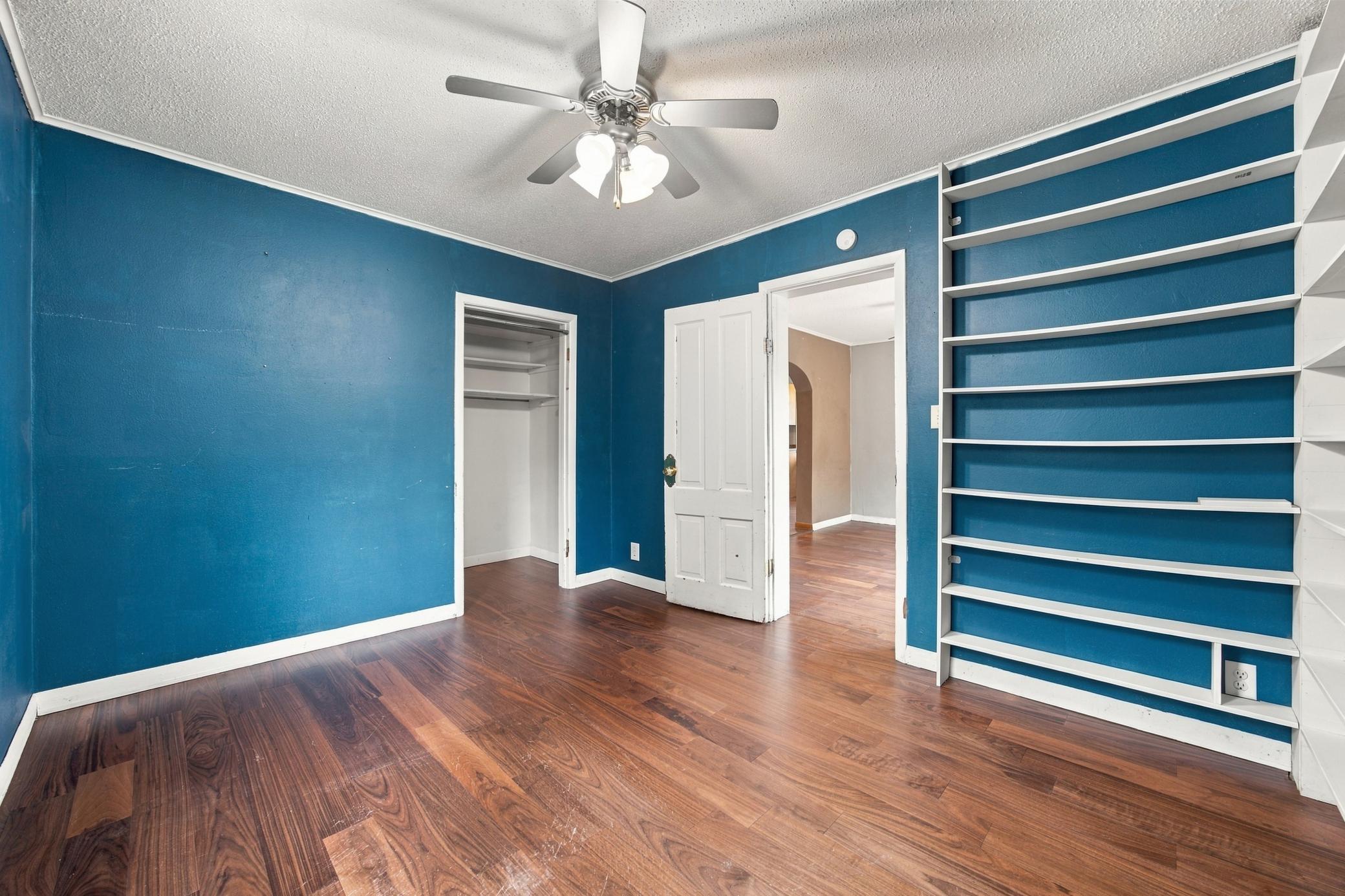 1890 single family home for sale at 1809 5th Avenue S in Fargo, ND — 7 bed, 2 bath (photo 9 of 51)