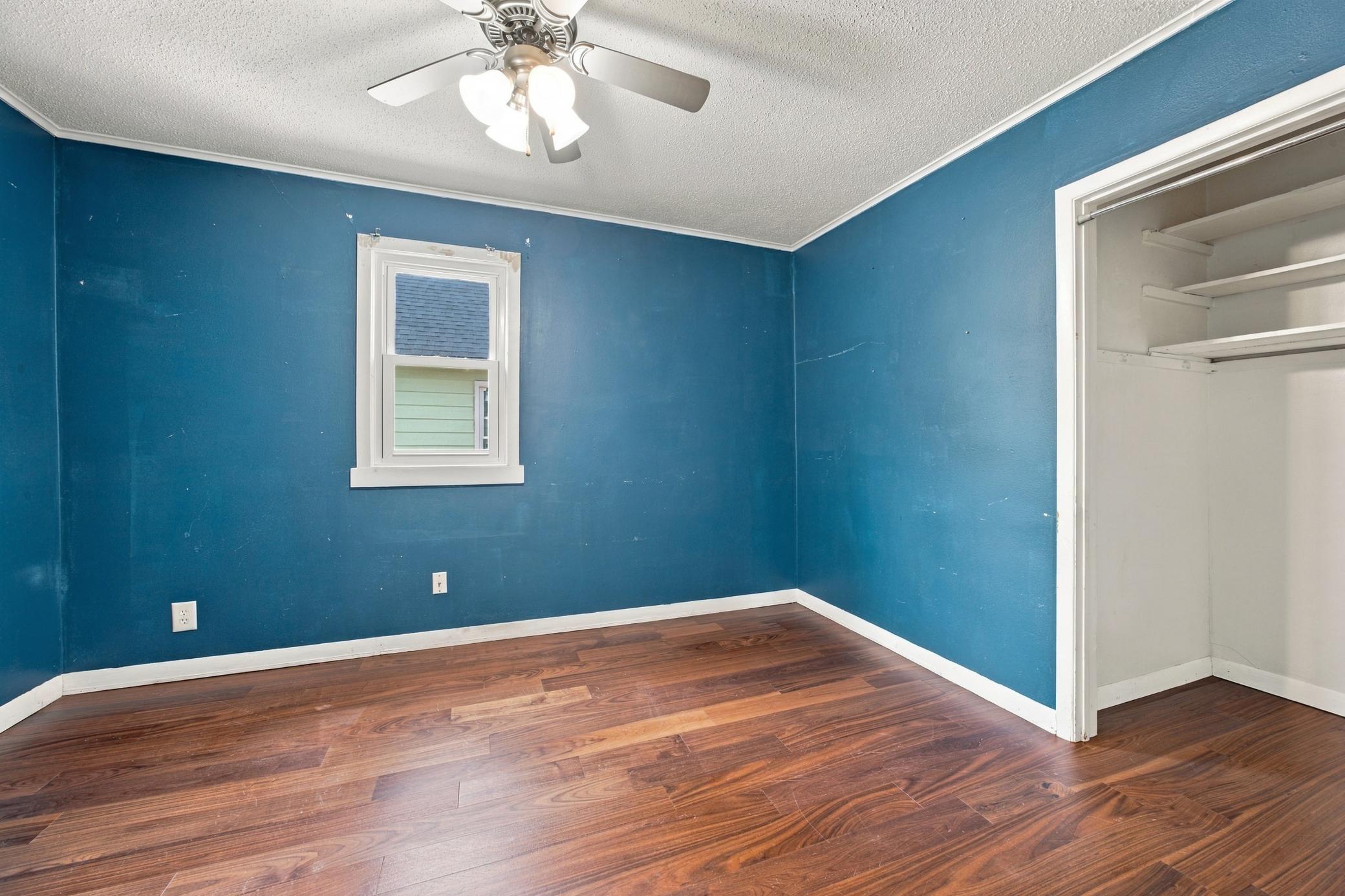 1890 single family home for sale at 1809 5th Avenue S in Fargo, ND — 7 bed, 2 bath (photo 10 of 51)