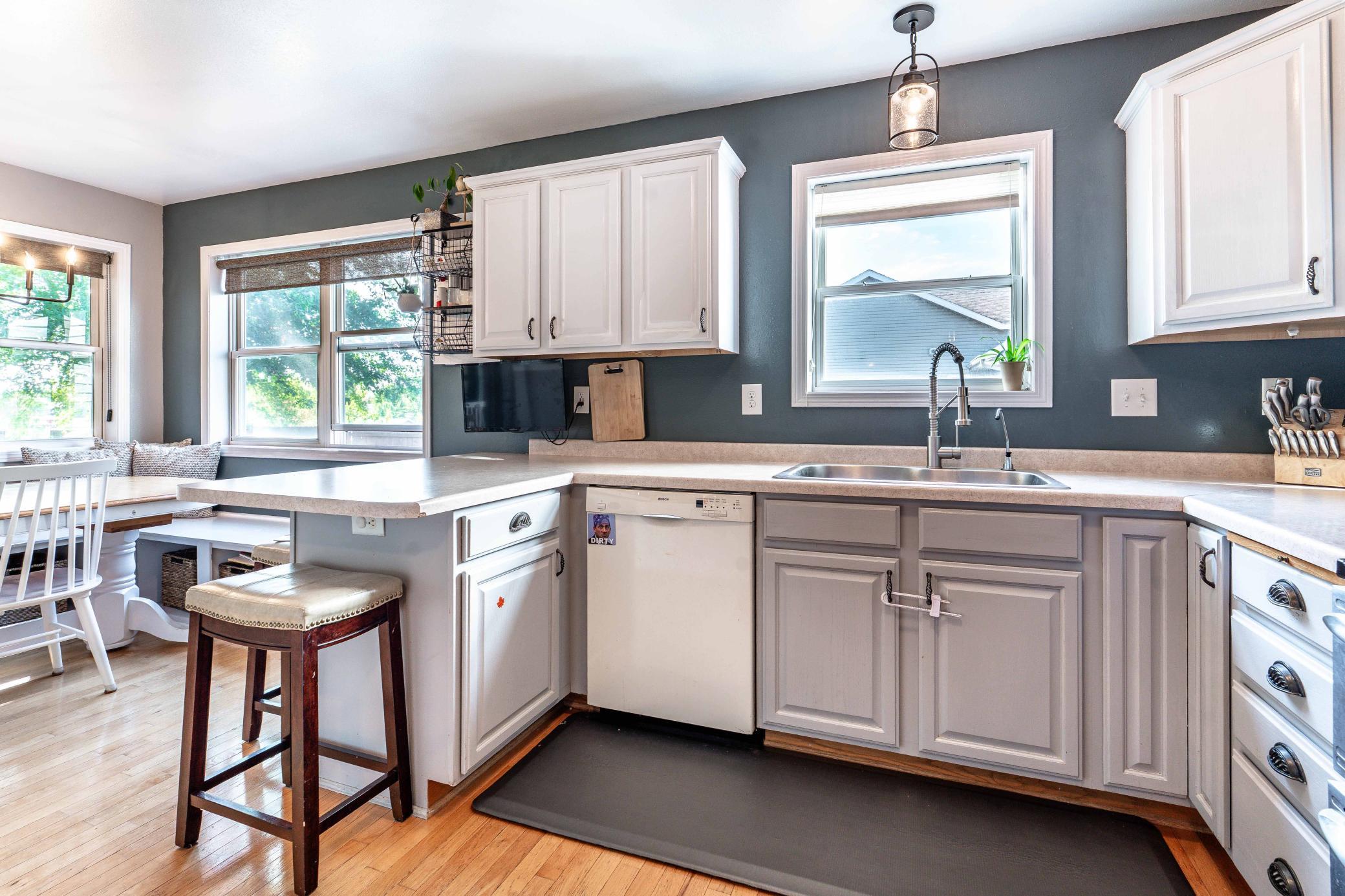 2002 single family home for sale at 1105 Madisson Street in Alexandria, MN — 4 bed, 3 bath (photo 12 of 53)