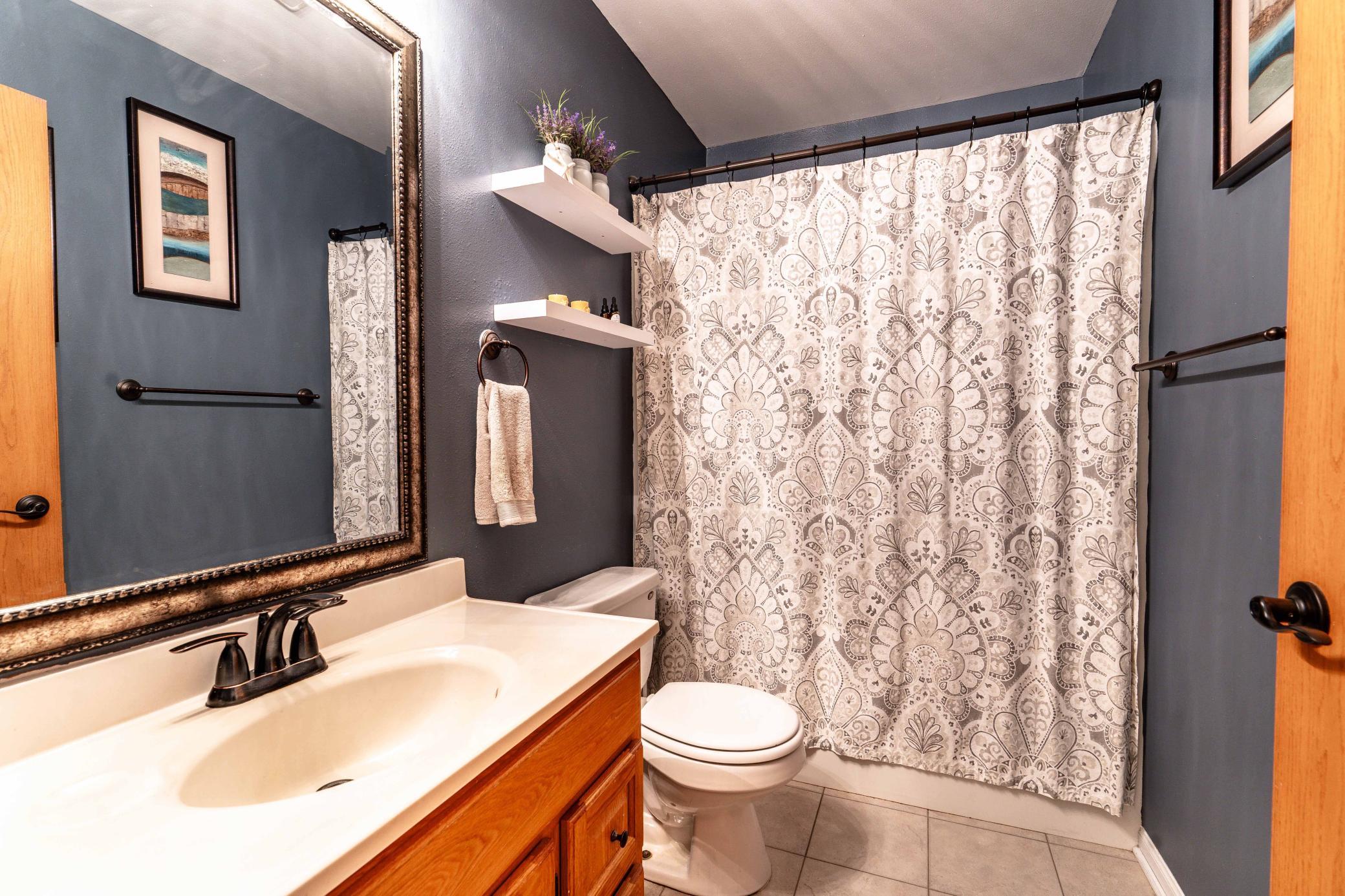 2002 single family home for sale at 1105 Madisson Street in Alexandria, MN — 4 bed, 3 bath (photo 22 of 53)