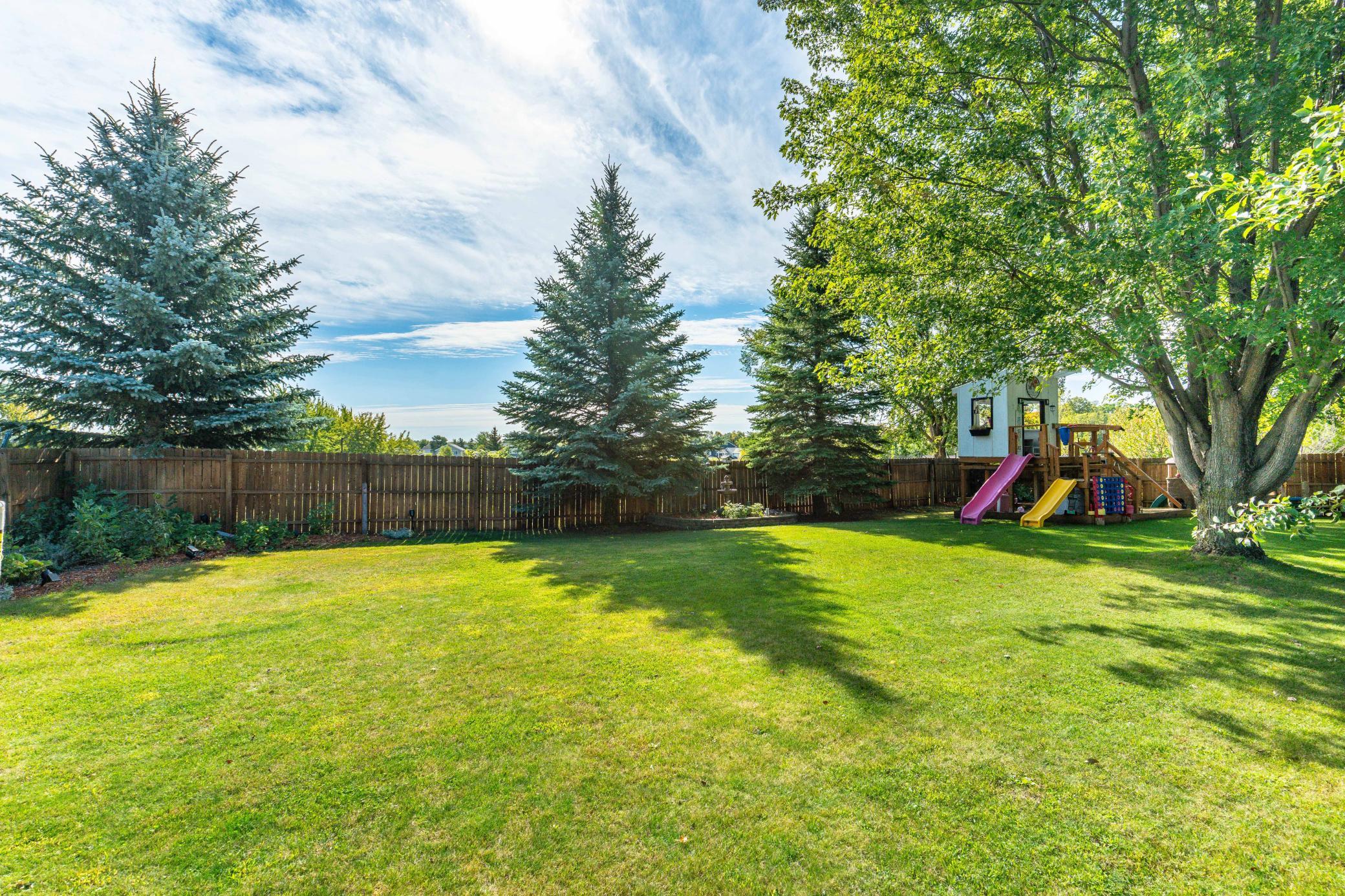 2002 single family home for sale at 1105 Madisson Street in Alexandria, MN — 4 bed, 3 bath (photo 46 of 53)