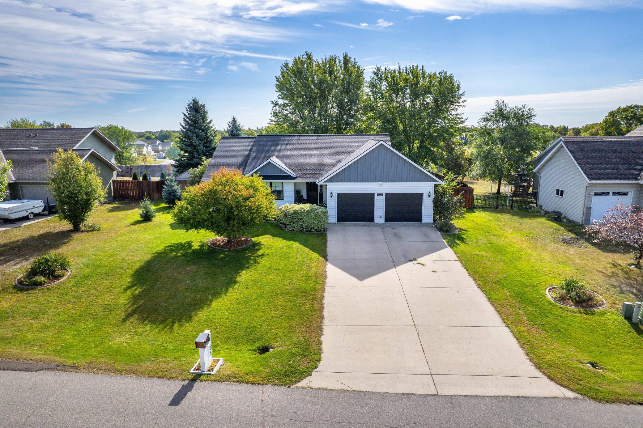 2002 single family home for sale at 1105 Madisson Street in Alexandria, MN — 4 bed, 3 bath (photo 48 of 53)