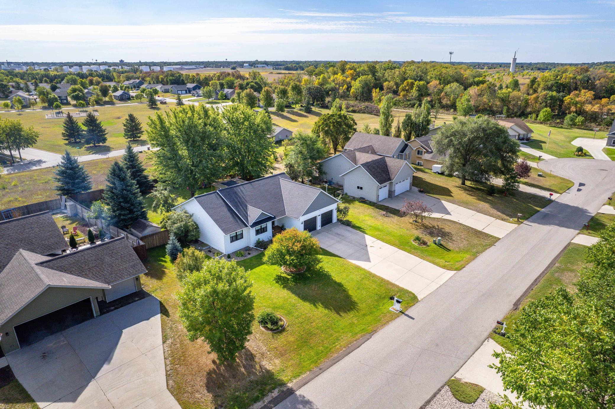 2002 single family home for sale at 1105 Madisson Street in Alexandria, MN — 4 bed, 3 bath (photo 50 of 53)