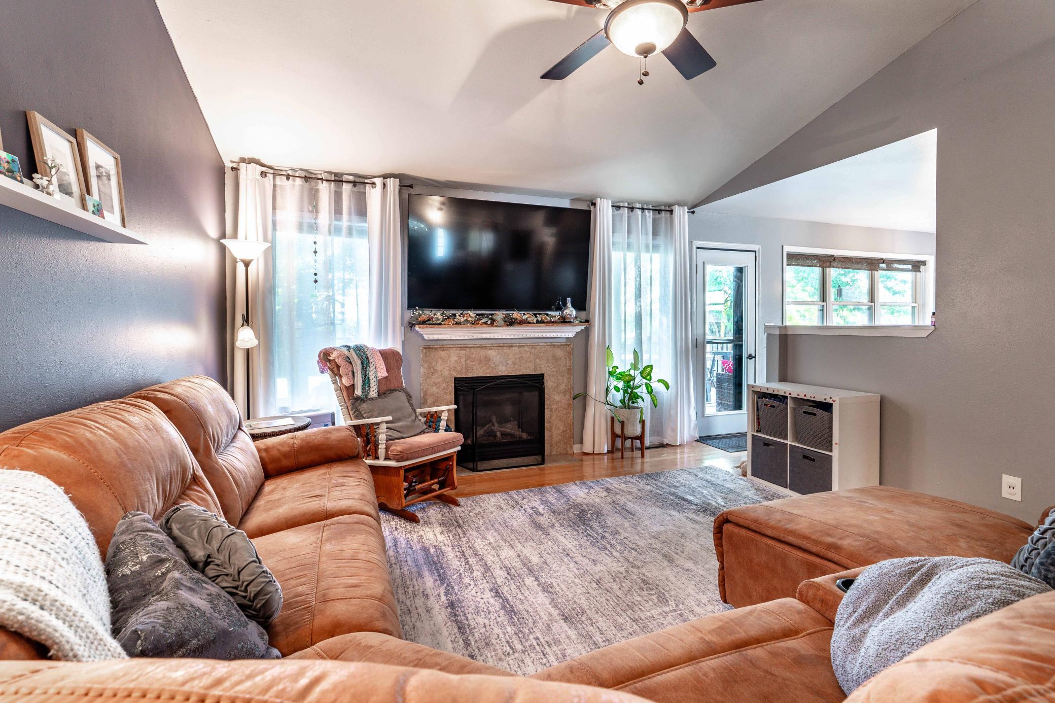 2002 single family home for sale at 1105 Madisson Street in Alexandria, MN — 4 bed, 3 bath (photo 9 of 53)