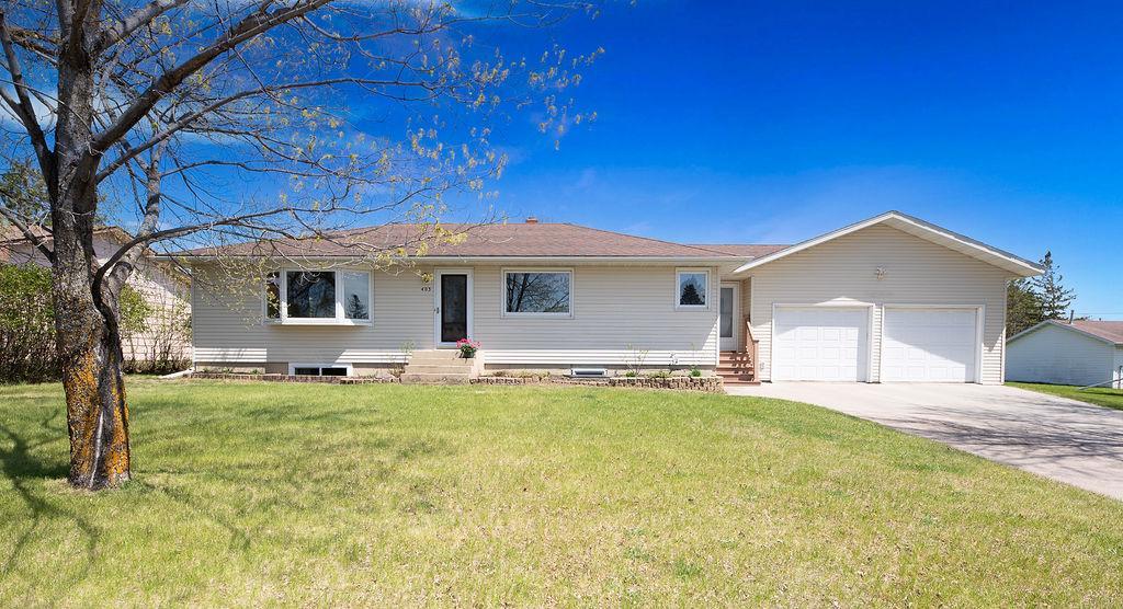 1964 single family home for sale at 403 Richwood Road in Detroit Lakes, MN — 5 bed, 3 bath