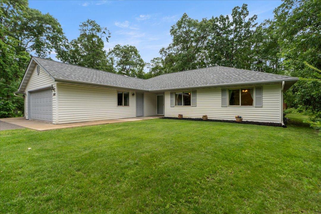 2004 single family home for sale at 33897 Dancing Bear Drive in Crosslake, MN — 3 bed, 3 bath (photo 2 of 61)