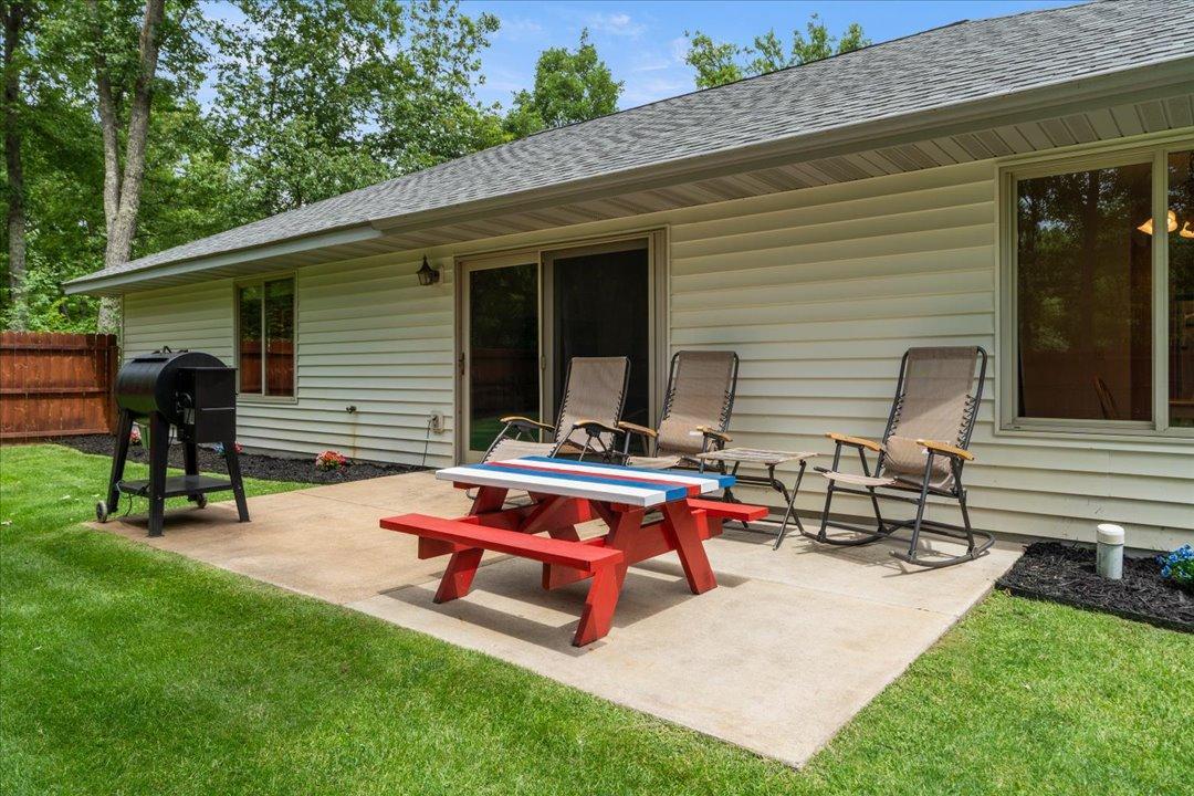 2004 single family home for sale at 33897 Dancing Bear Drive in Crosslake, MN — 3 bed, 3 bath (photo 5 of 61)