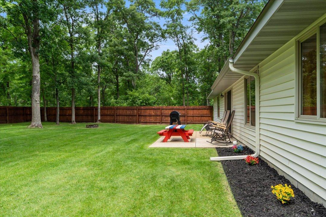 2004 single family home for sale at 33897 Dancing Bear Drive in Crosslake, MN — 3 bed, 3 bath (photo 6 of 61)