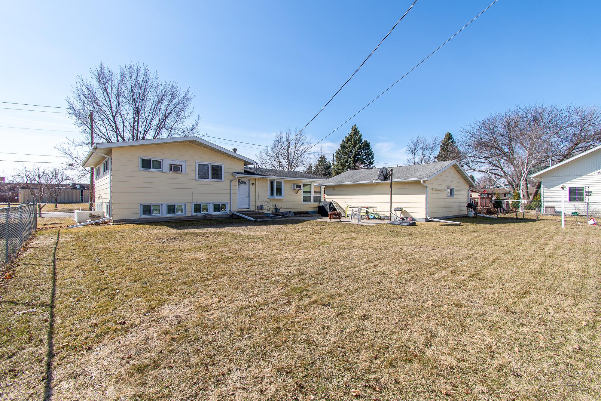 1962 triplex for sale at 1406 24th Avenue S in Moorhead, MN — 5 bed, 4 bath (photo 26 of 29)