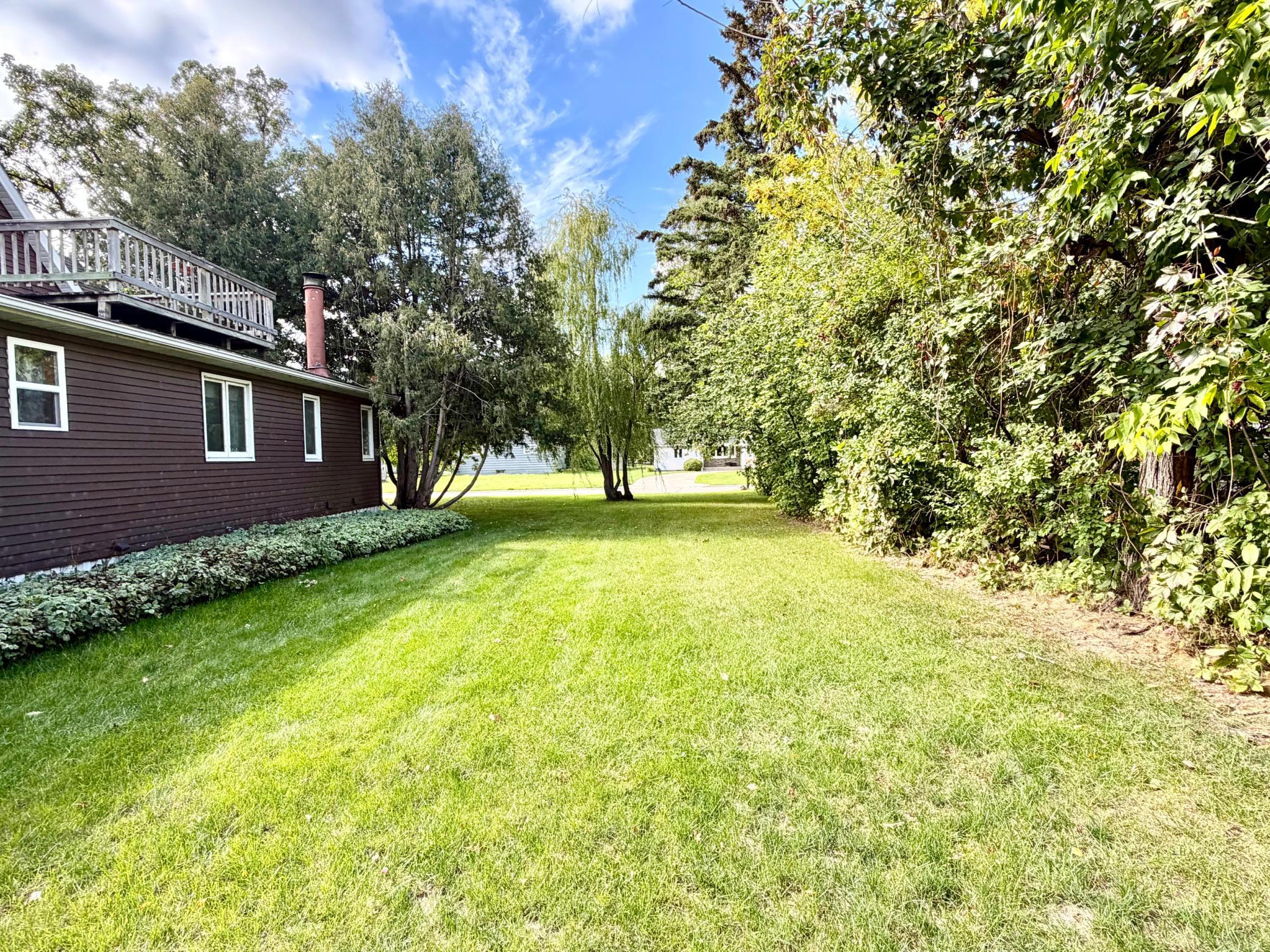 1910 single family home for sale at 301 5th Street SE in Roseau, MN — 4 bed, 3 bath (photo 4 of 6)