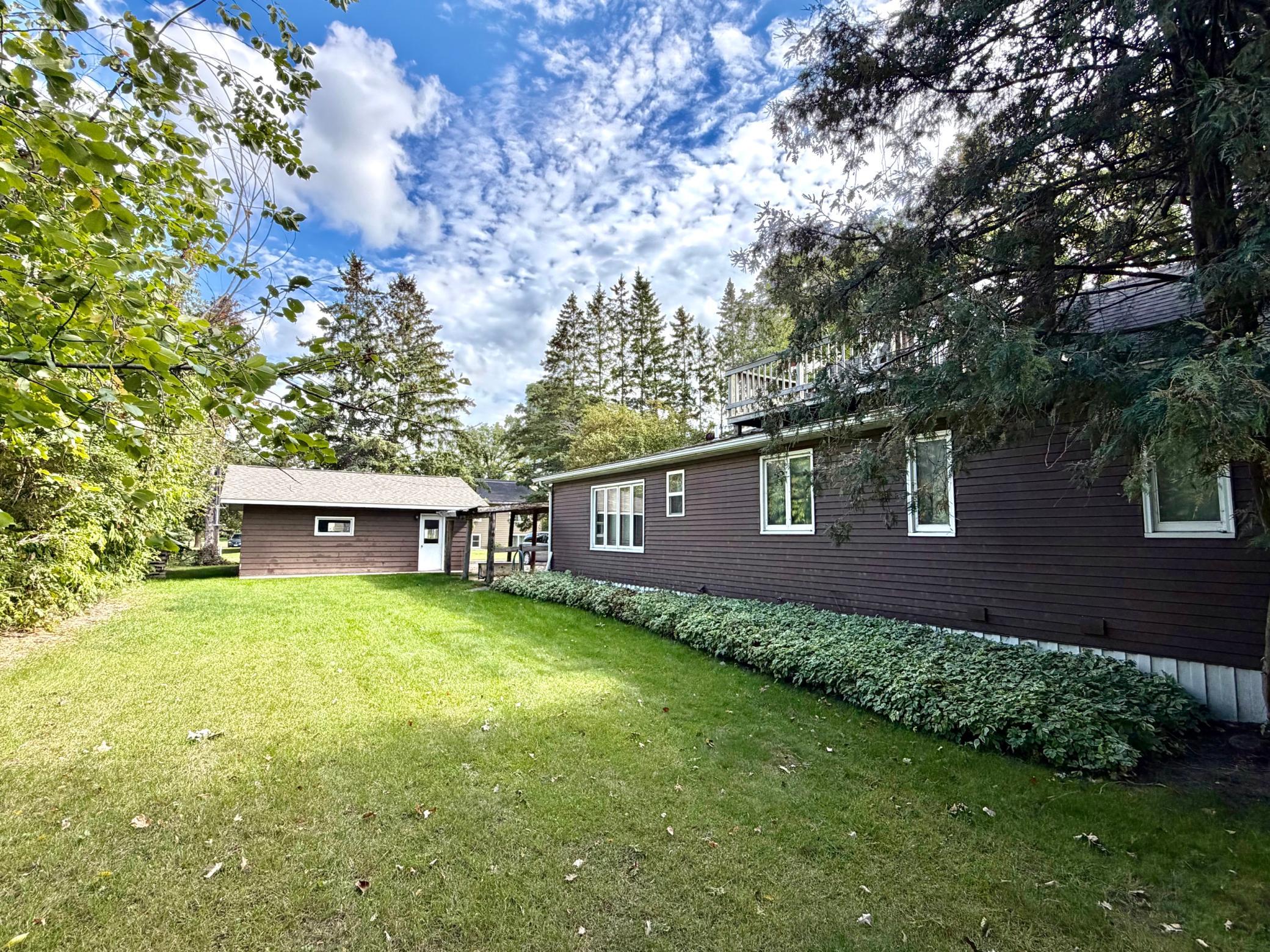 1910 single family home for sale at 301 5th Street SE in Roseau, MN — 4 bed, 3 bath (photo 5 of 6)