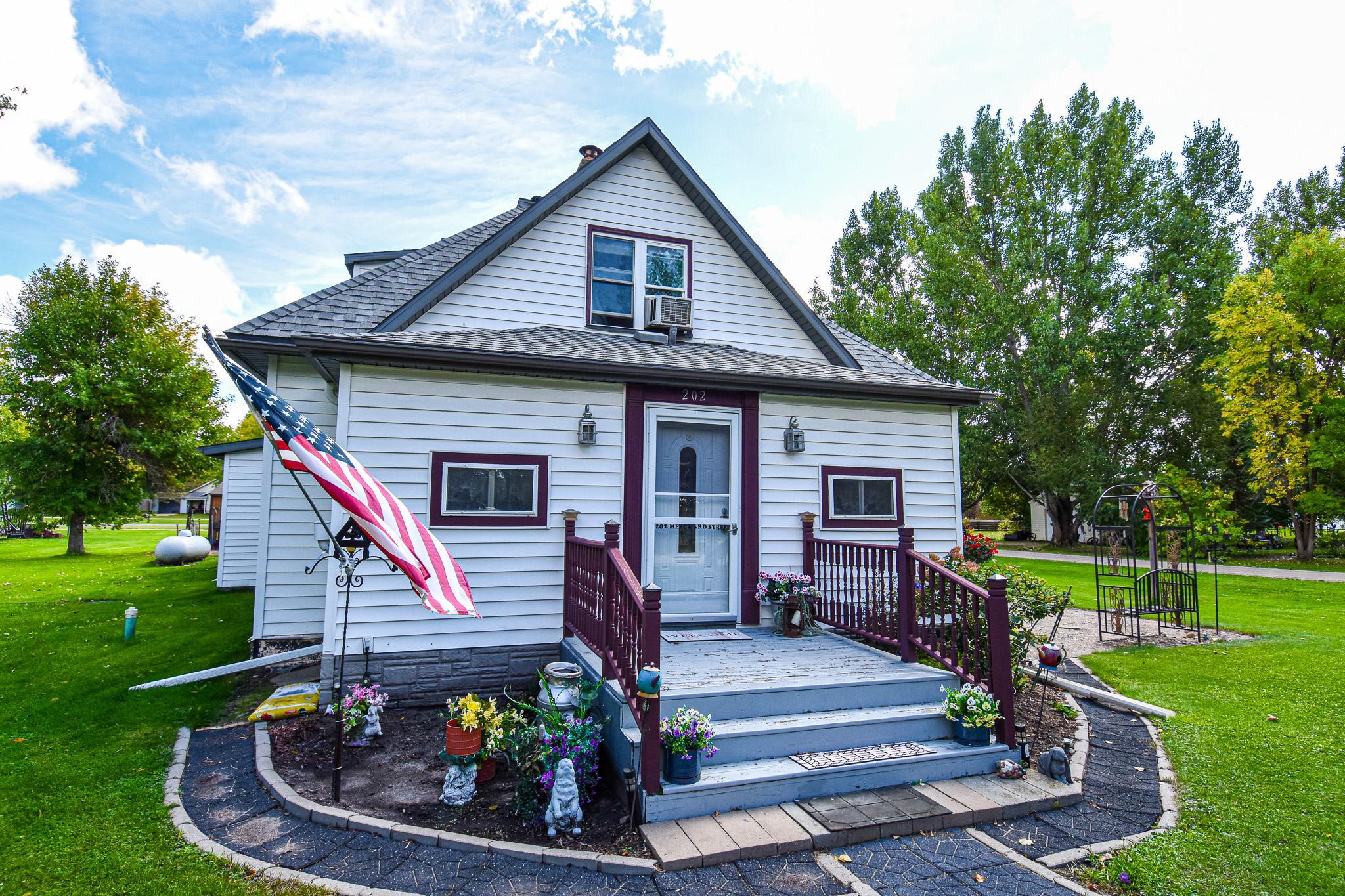 1905 single family home for sale at 202 Melgaard Street in Viking, MN — 2 bed, 2 bath (photo 2 of 52)