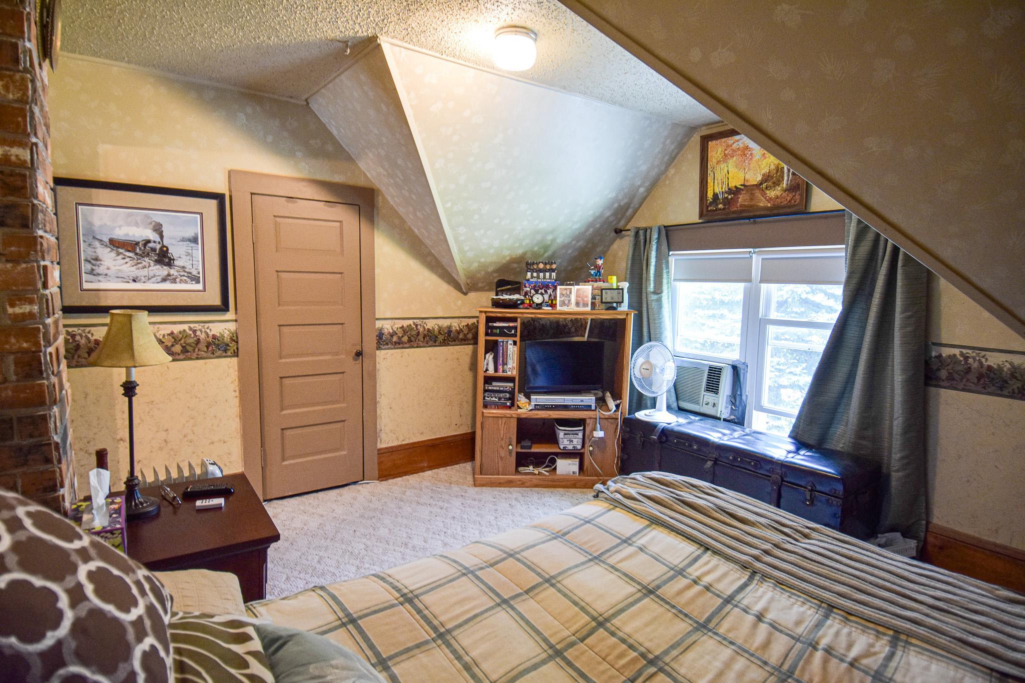 1905 single family home for sale at 202 Melgaard Street in Viking, MN — 2 bed, 2 bath (photo 37 of 52)