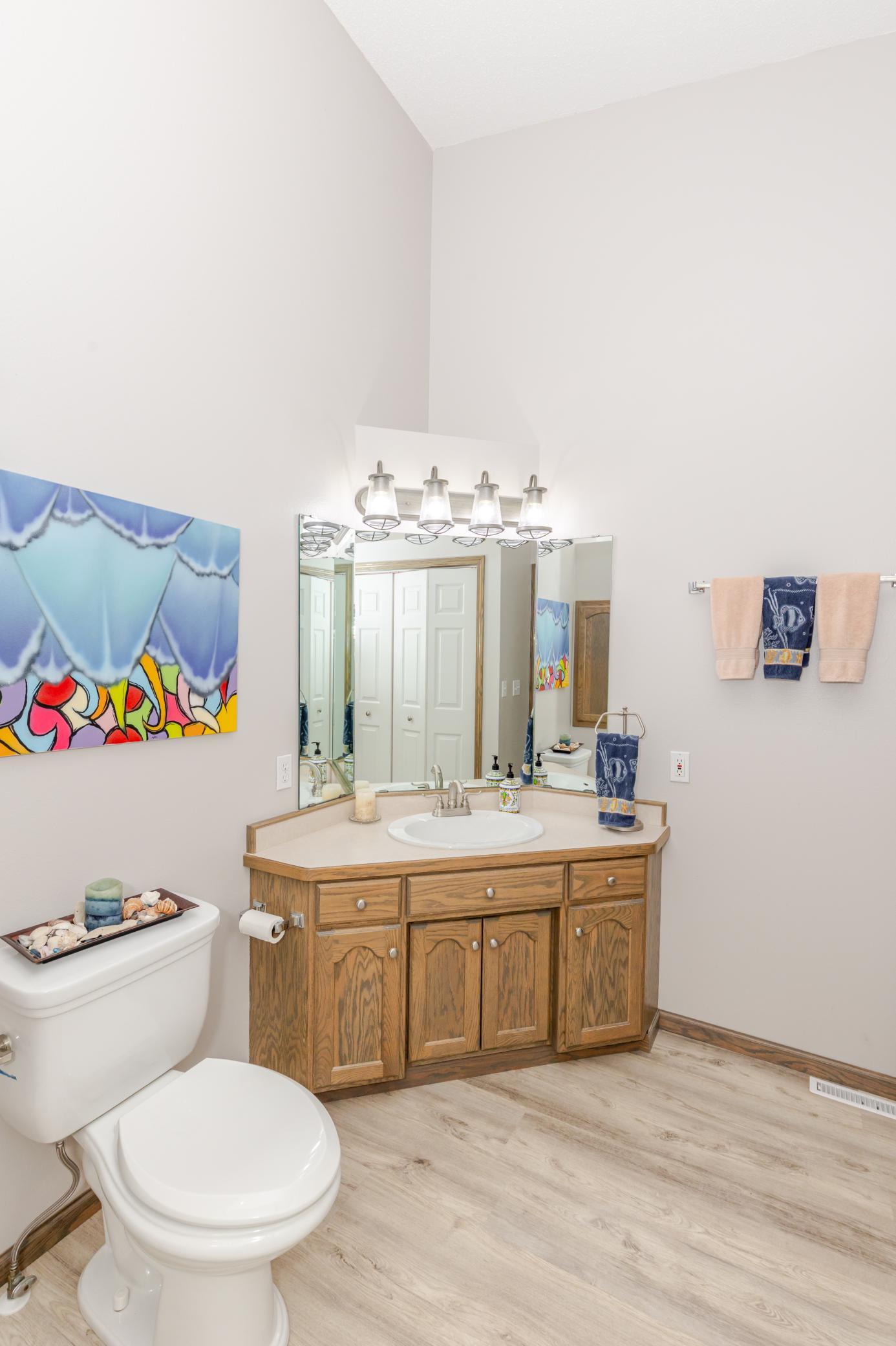 1995 townhouse for sale at 3230 35th Avenue S in Fargo, ND — 4 bed, 3 bath (photo 29 of 56)