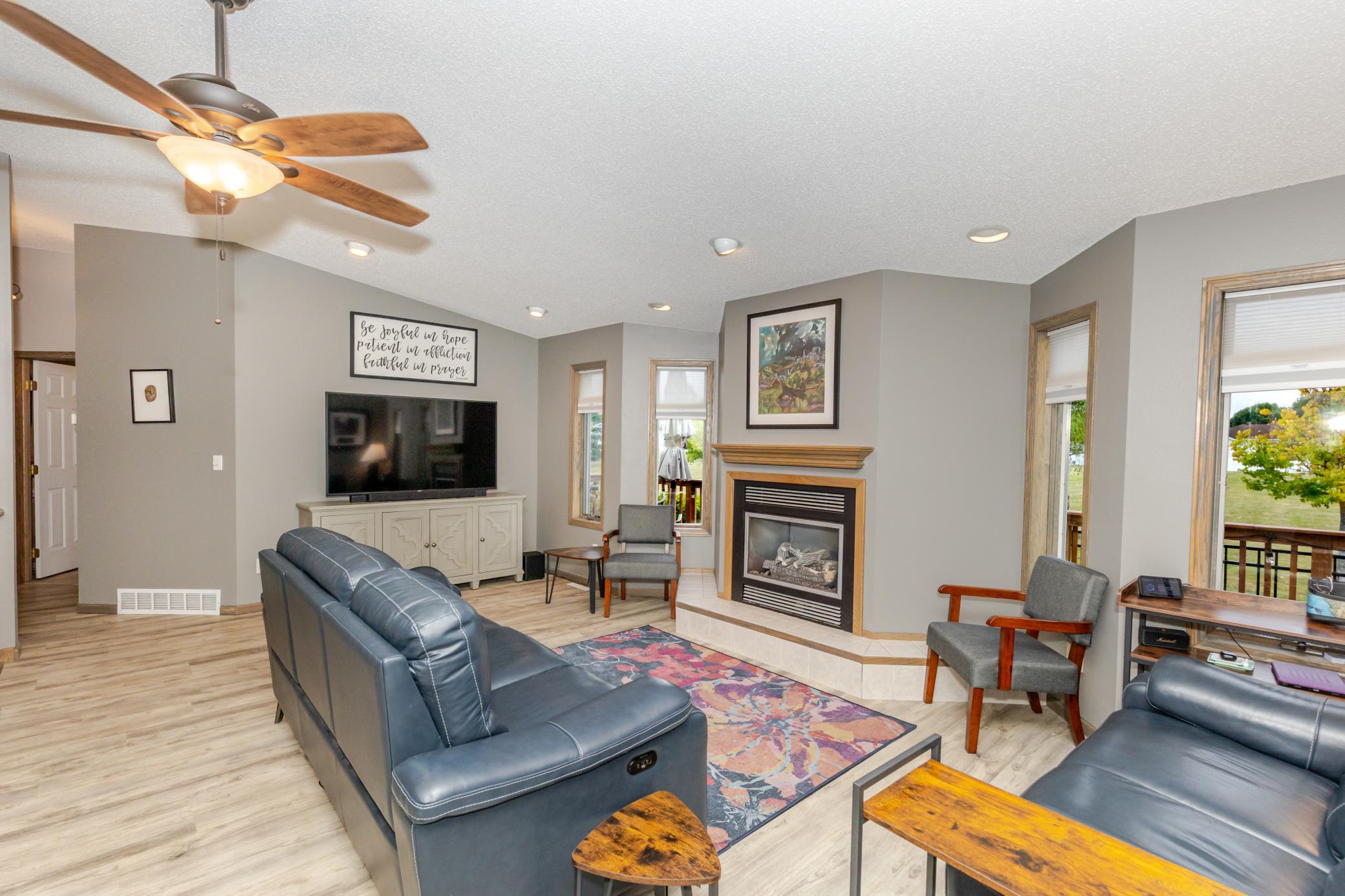 1995 townhouse for sale at 3230 35th Avenue S in Fargo, ND — 4 bed, 3 bath (photo 5 of 56)