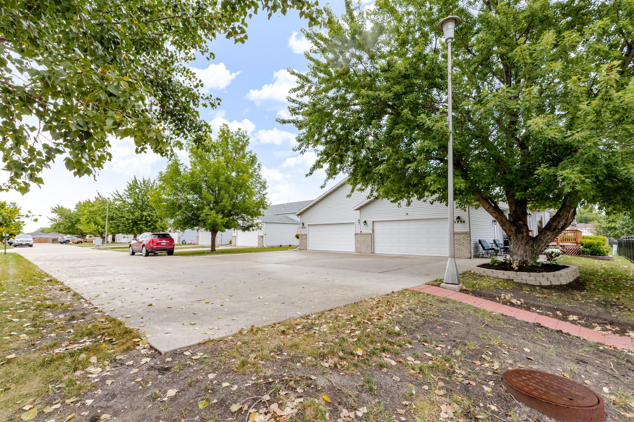 1995 townhouse for sale at 3230 35th Avenue S in Fargo, ND — 4 bed, 3 bath (photo 50 of 56)
