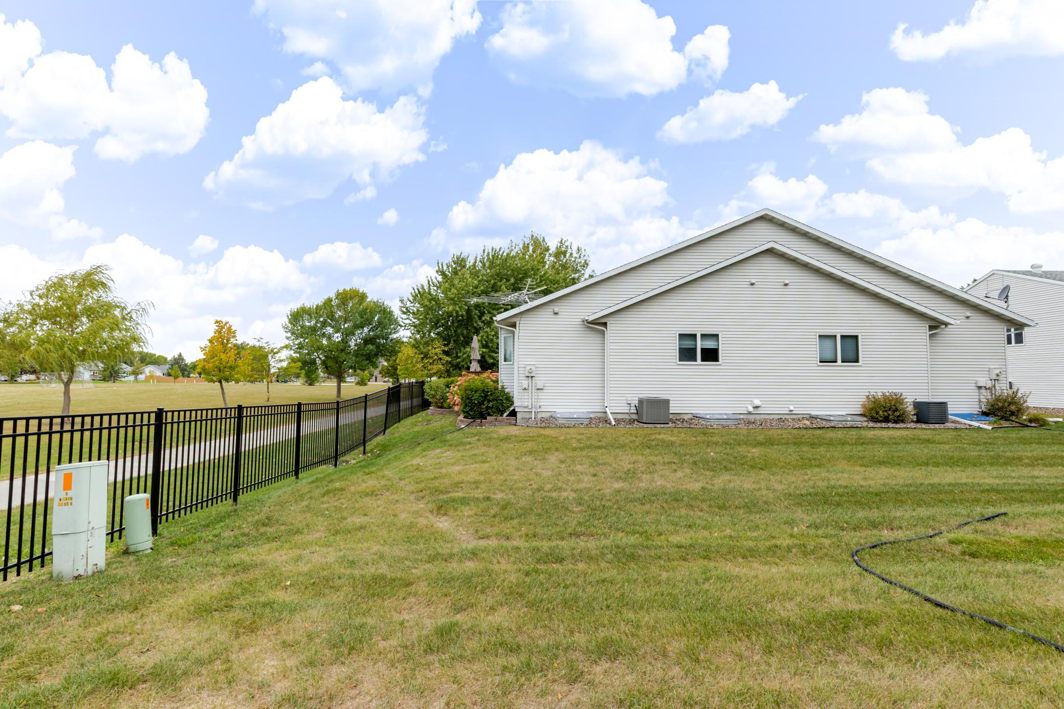 1995 townhouse for sale at 3230 35th Avenue S in Fargo, ND — 4 bed, 3 bath (photo 55 of 56)