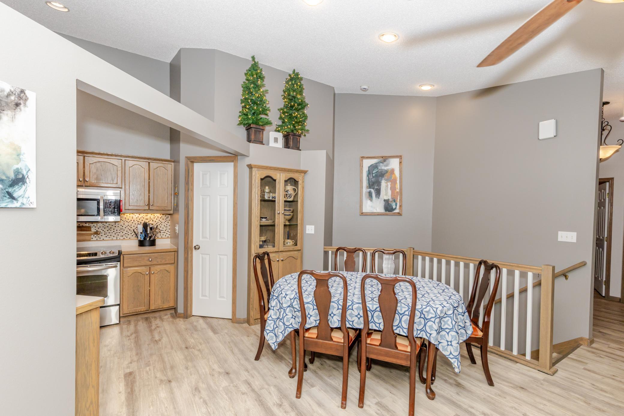 1995 townhouse for sale at 3230 35th Avenue S in Fargo, ND — 4 bed, 3 bath (photo 7 of 56)