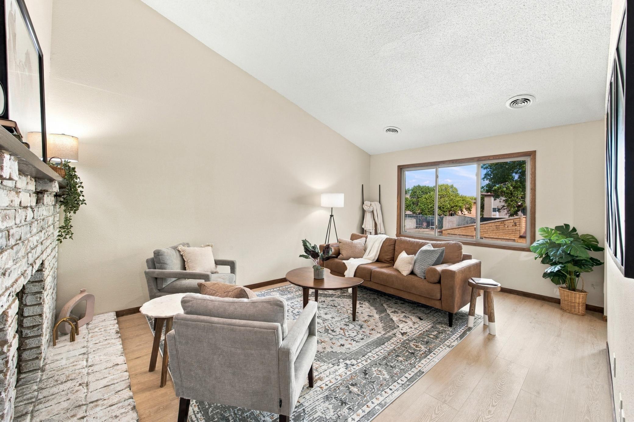 1977 condo for sale at 3237 17th Avenue S, Unit 204 in Fargo, ND — 2 bed, 2 bath (photo 3 of 32)