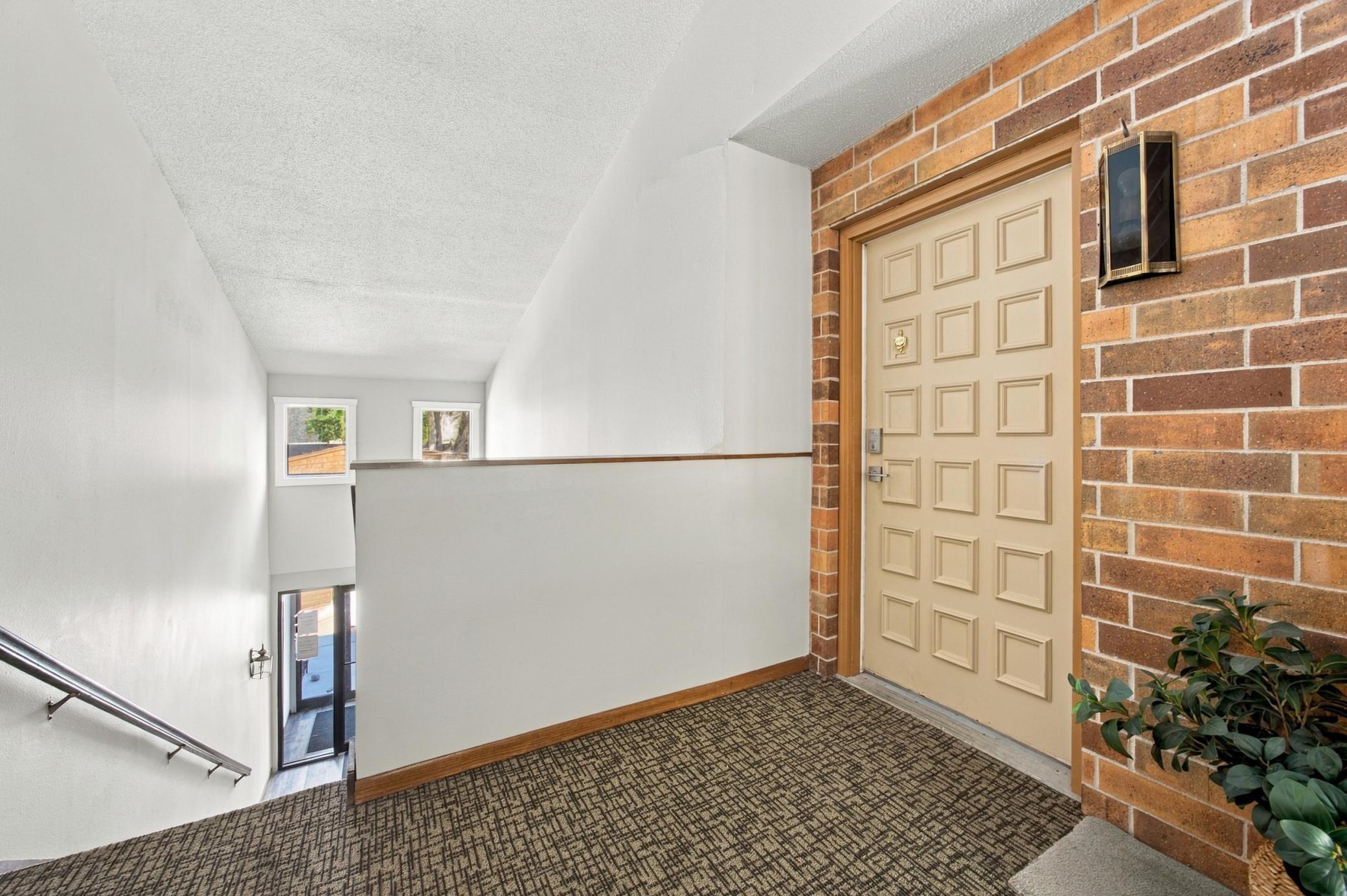 1977 condo for sale at 3237 17th Avenue S, Unit 204 in Fargo, ND — 2 bed, 2 bath (photo 23 of 32)