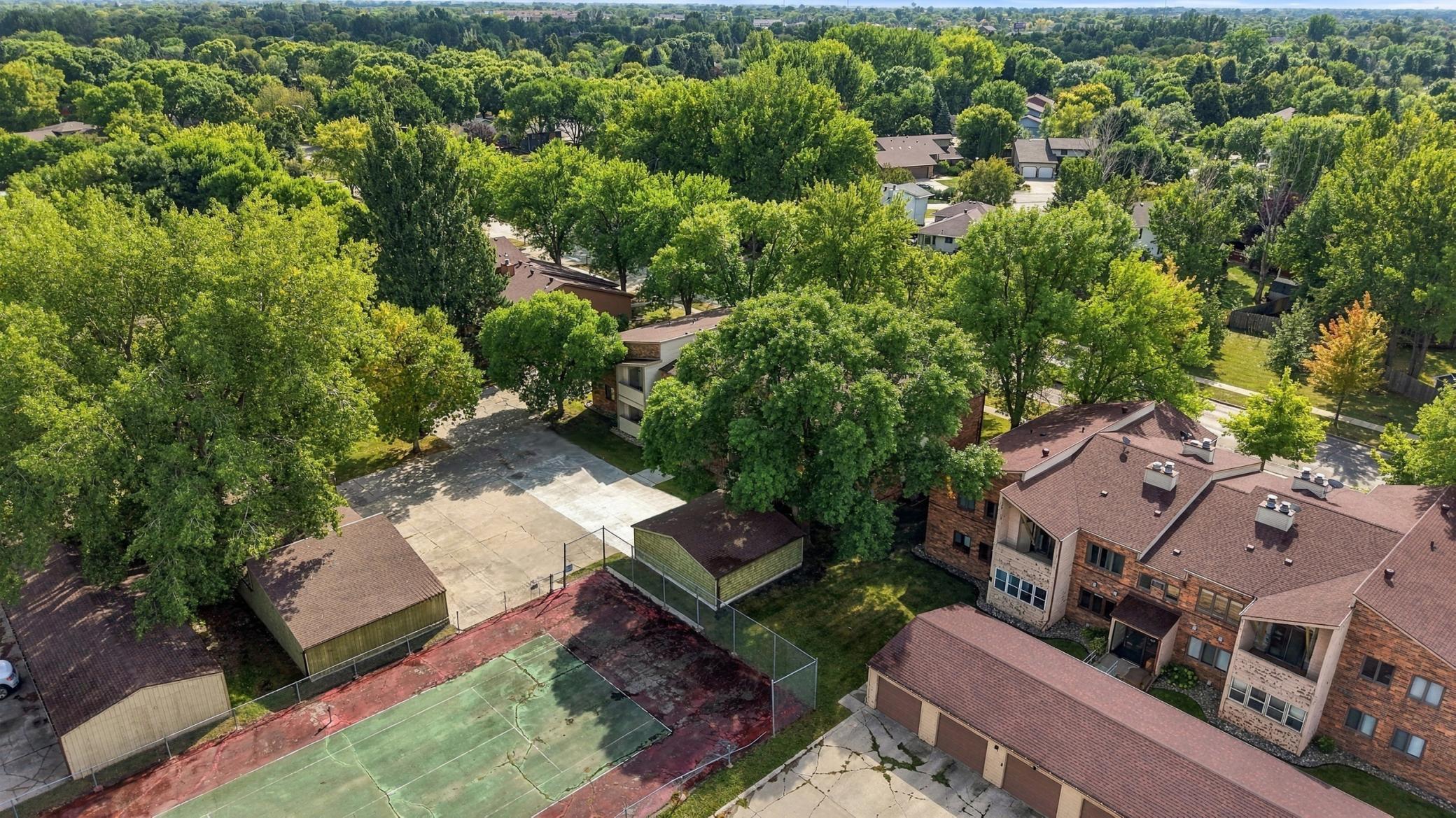 1977 condo for sale at 3237 17th Avenue S, Unit 204 in Fargo, ND — 2 bed, 2 bath (photo 26 of 32)