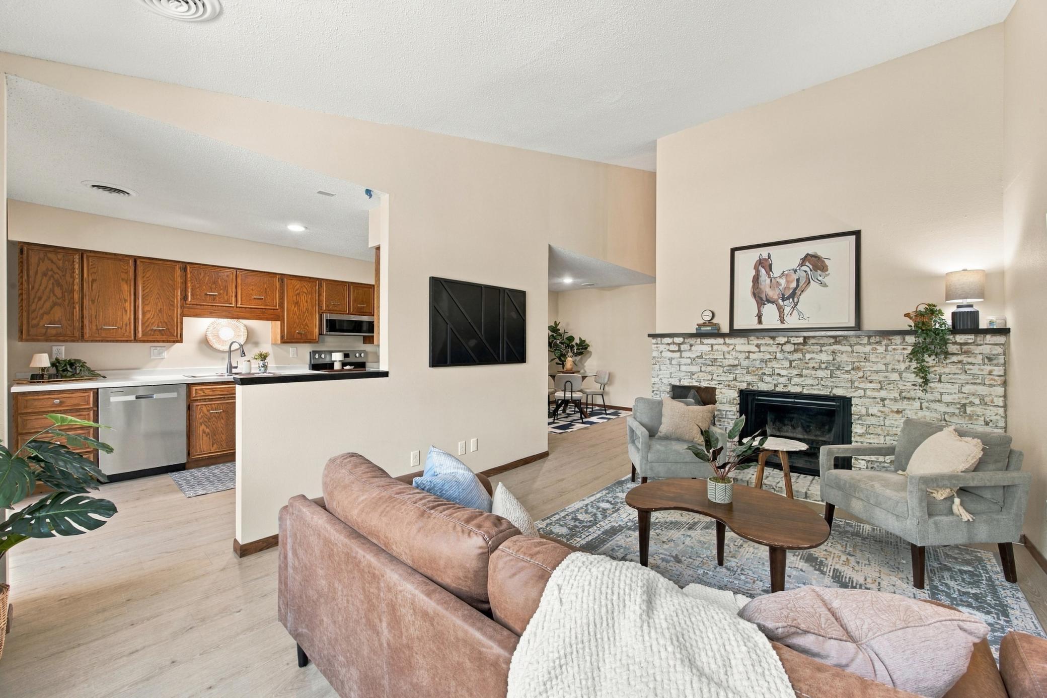 1977 condo for sale at 3237 17th Avenue S, Unit 204 in Fargo, ND — 2 bed, 2 bath (photo 4 of 32)