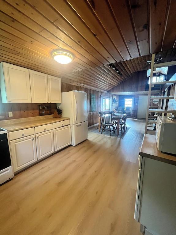 1972 single family home for sale at 13285 Birch Circle in Lake Park, MN — 4 bed, 1 bath (photo 13 of 20)