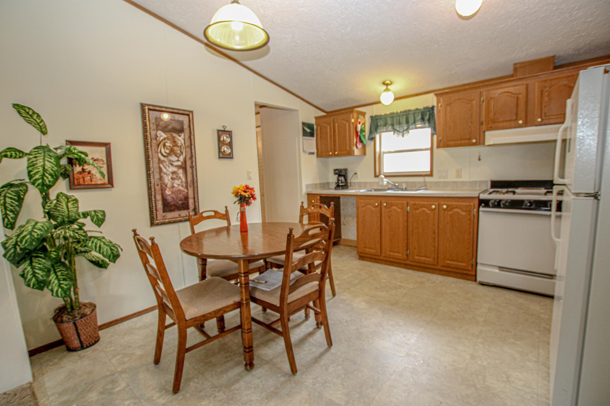 2002 single family home for sale at 27935 426th Avenue in Battle Lake, MN — 2 bed, 3 bath (photo 17 of 46)