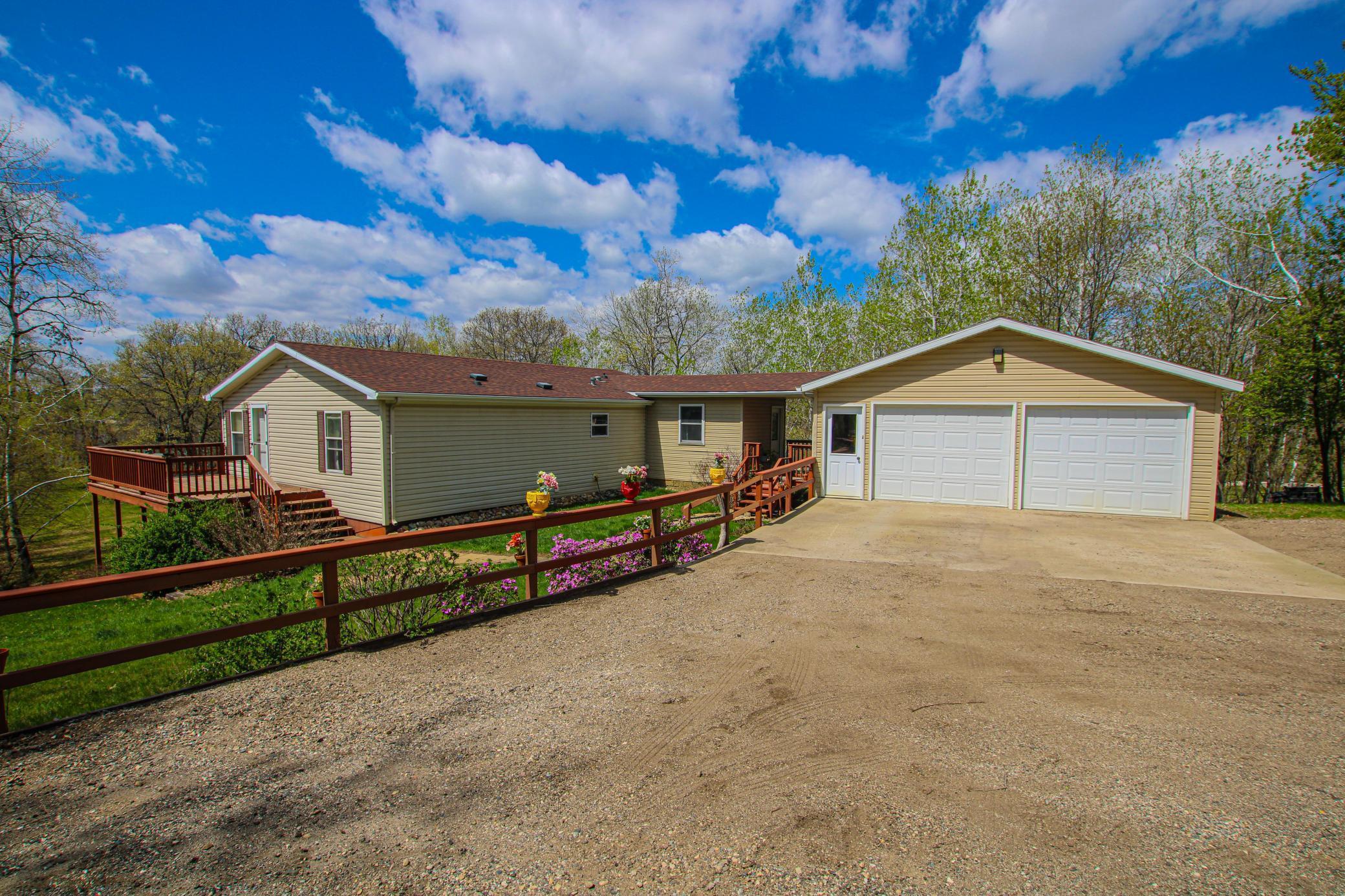 2002 single family home for sale at 27935 426th Avenue in Battle Lake, MN — 2 bed, 3 bath (photo 3 of 46)