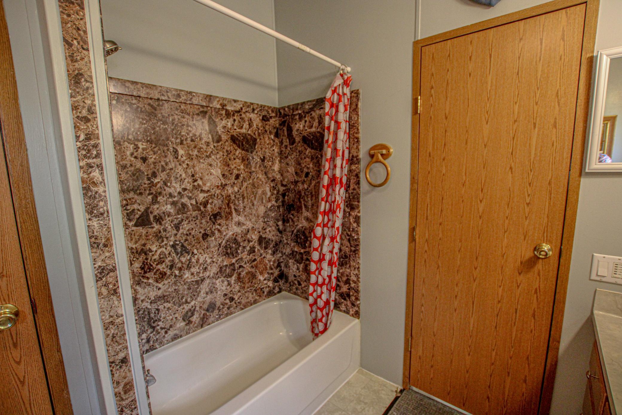 2002 single family home for sale at 27935 426th Avenue in Battle Lake, MN — 2 bed, 3 bath (photo 25 of 46)
