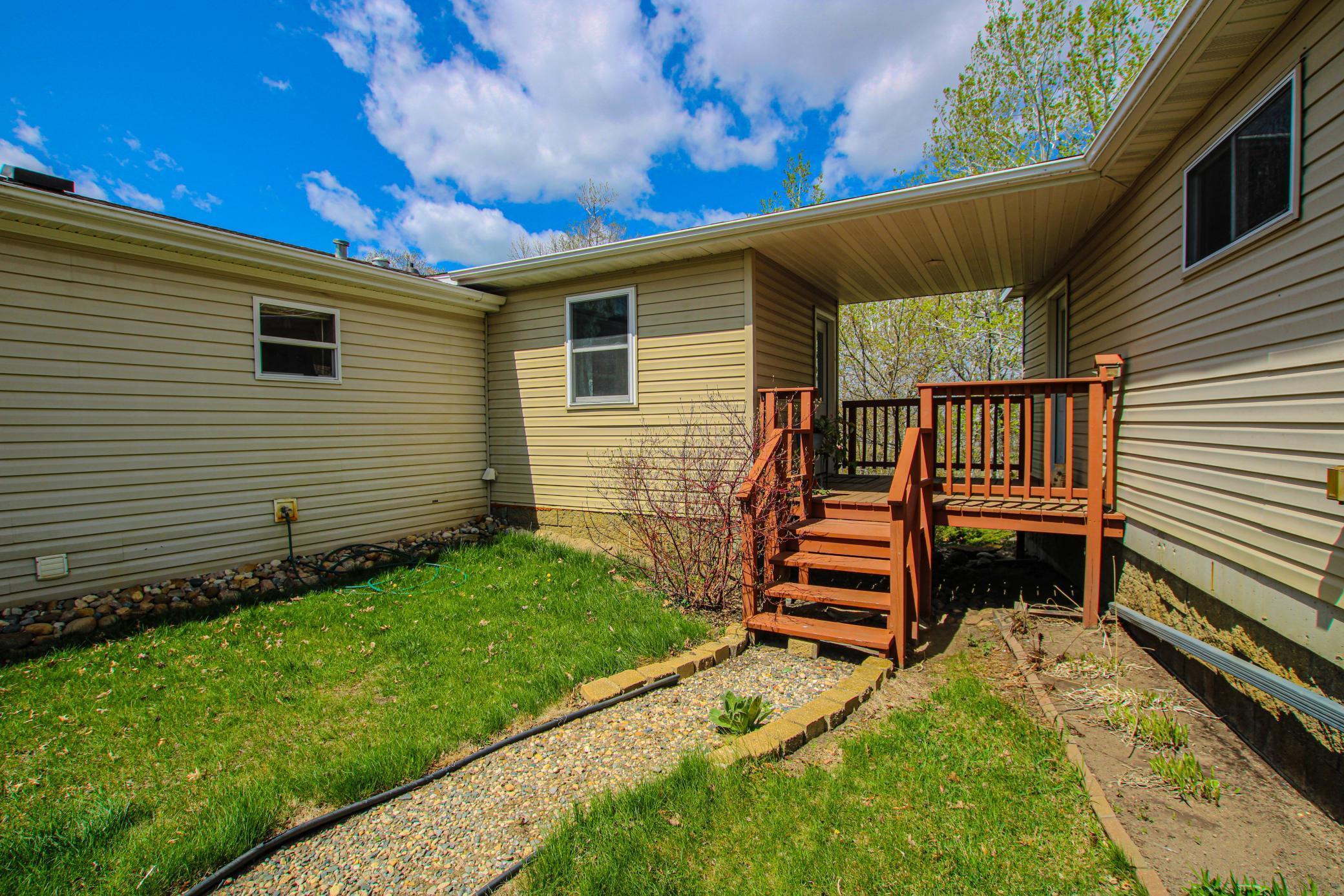 2002 single family home for sale at 27935 426th Avenue in Battle Lake, MN — 2 bed, 3 bath (photo 5 of 46)