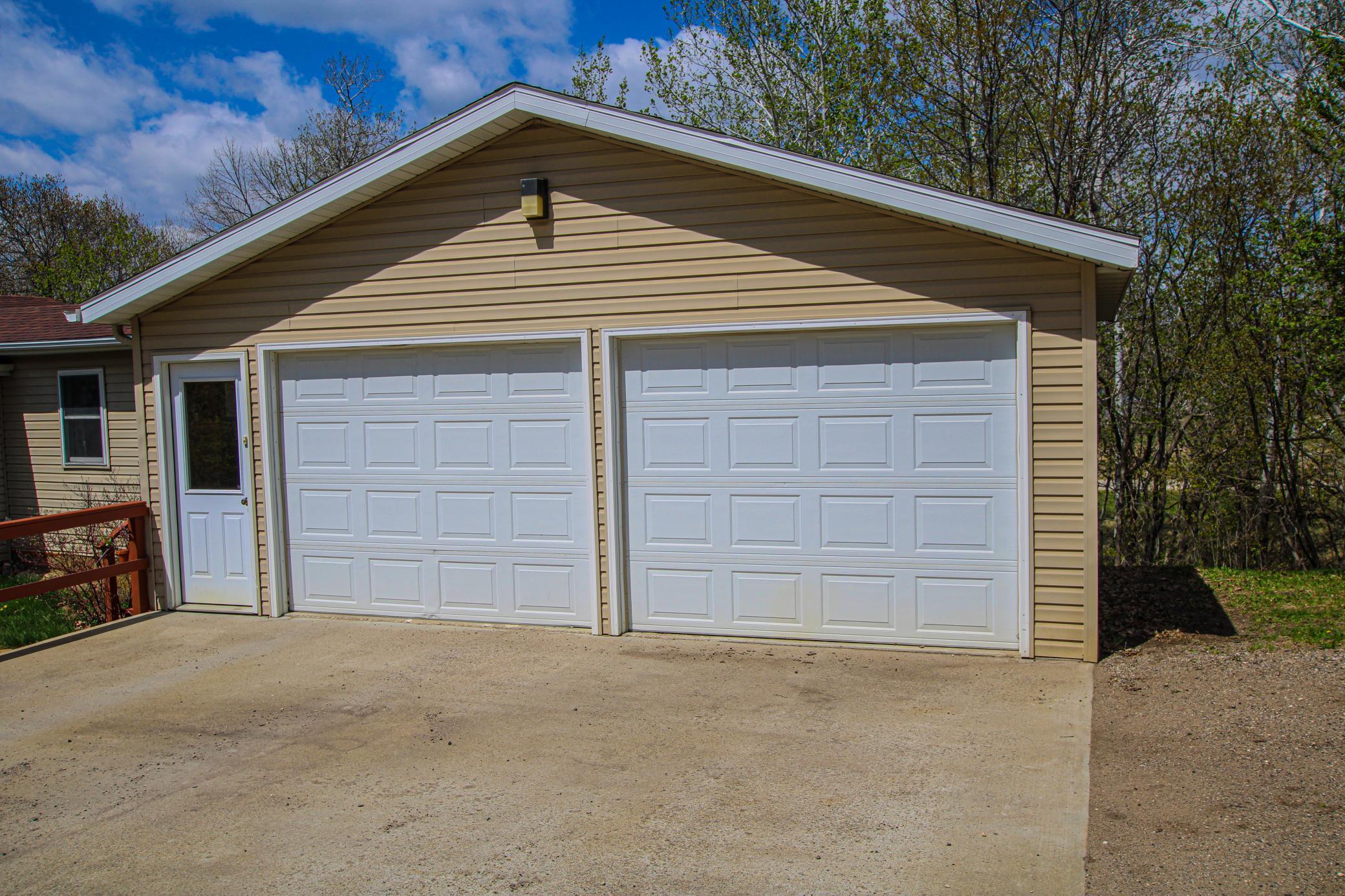 2002 single family home for sale at 27935 426th Avenue in Battle Lake, MN — 2 bed, 3 bath (photo 9 of 46)