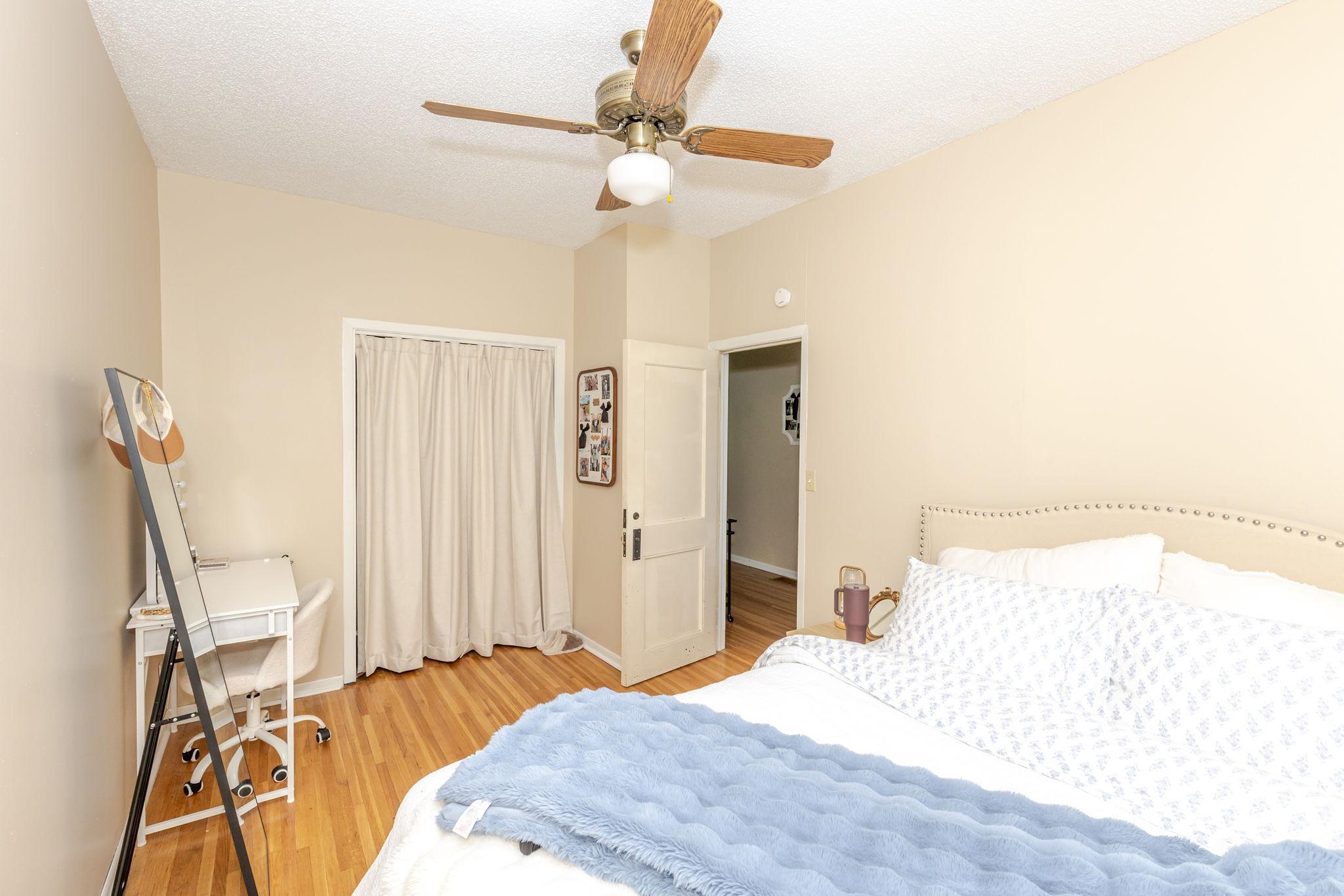 1946 single family home for sale at 1638 9th Street N in Fargo, ND — 5 bed, 2 bath (photo 13 of 41)