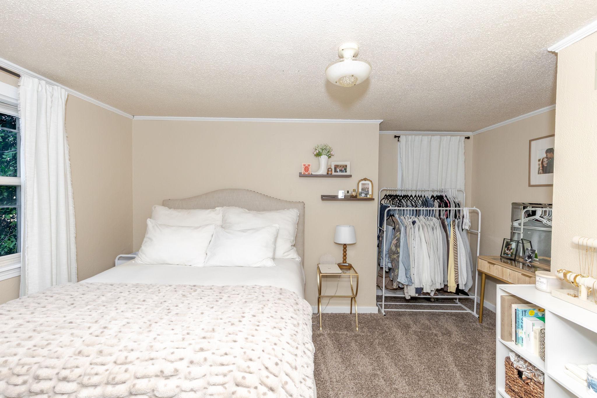 1946 single family home for sale at 1638 9th Street N in Fargo, ND — 5 bed, 2 bath (photo 15 of 41)