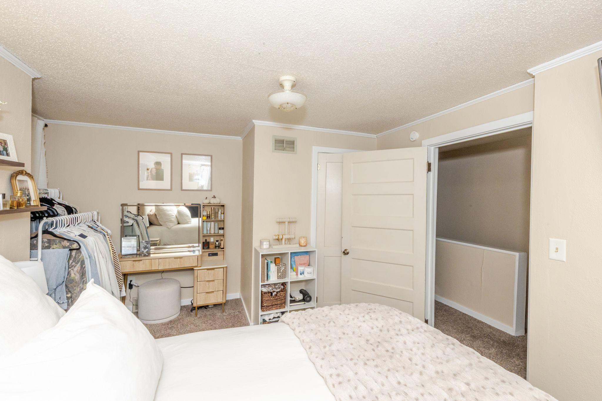 1946 single family home for sale at 1638 9th Street N in Fargo, ND — 5 bed, 2 bath (photo 16 of 41)