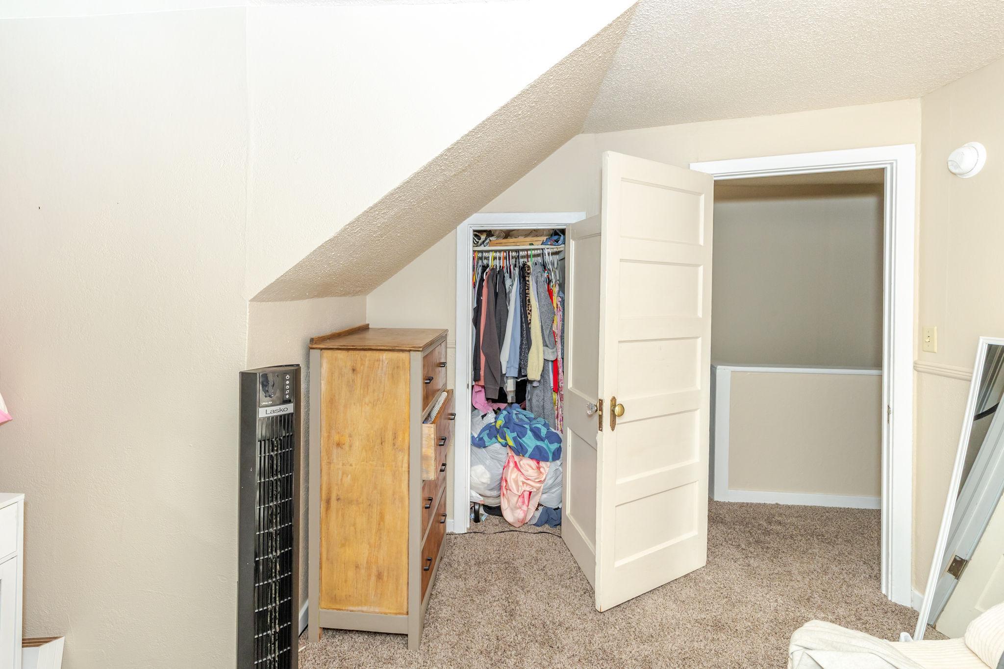1946 single family home for sale at 1638 9th Street N in Fargo, ND — 5 bed, 2 bath (photo 20 of 41)