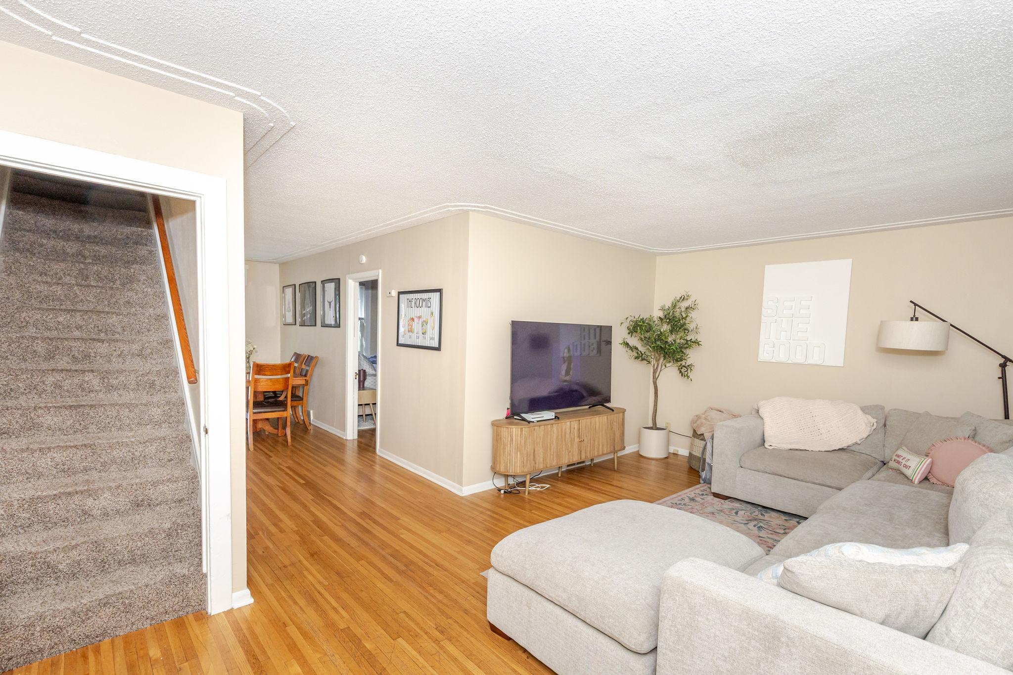1946 single family home for sale at 1638 9th Street N in Fargo, ND — 5 bed, 2 bath (photo 3 of 41)