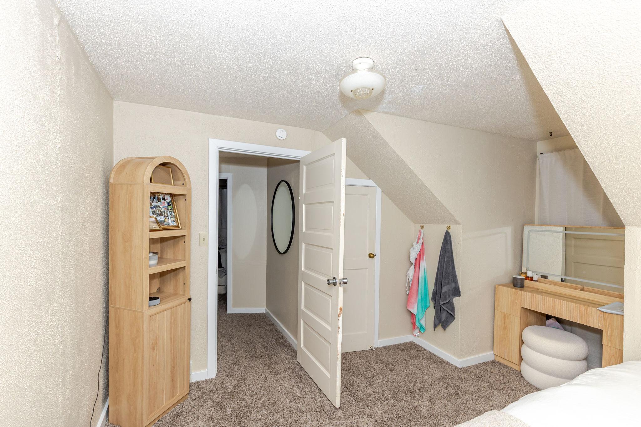 1946 single family home for sale at 1638 9th Street N in Fargo, ND — 5 bed, 2 bath (photo 22 of 41)