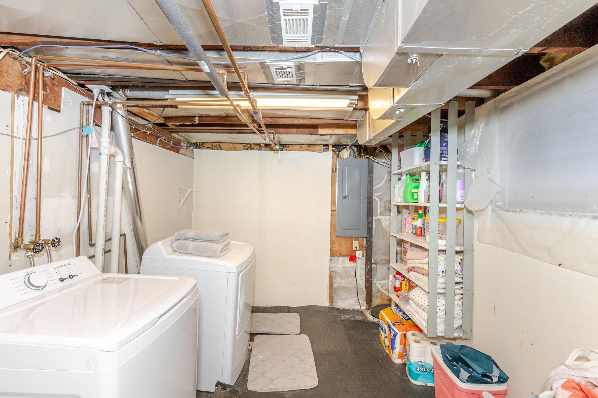 1946 single family home for sale at 1638 9th Street N in Fargo, ND — 5 bed, 2 bath (photo 34 of 41)