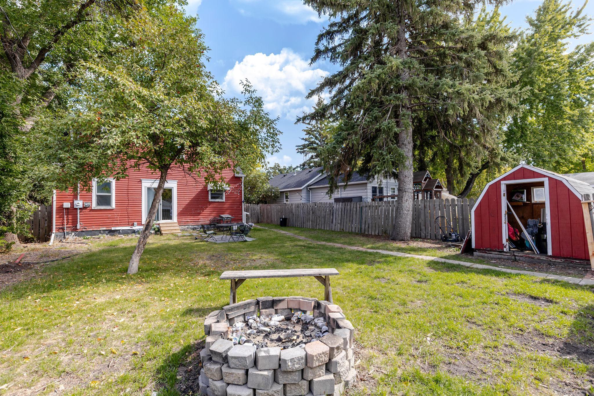 1946 single family home for sale at 1638 9th Street N in Fargo, ND — 5 bed, 2 bath (photo 38 of 41)